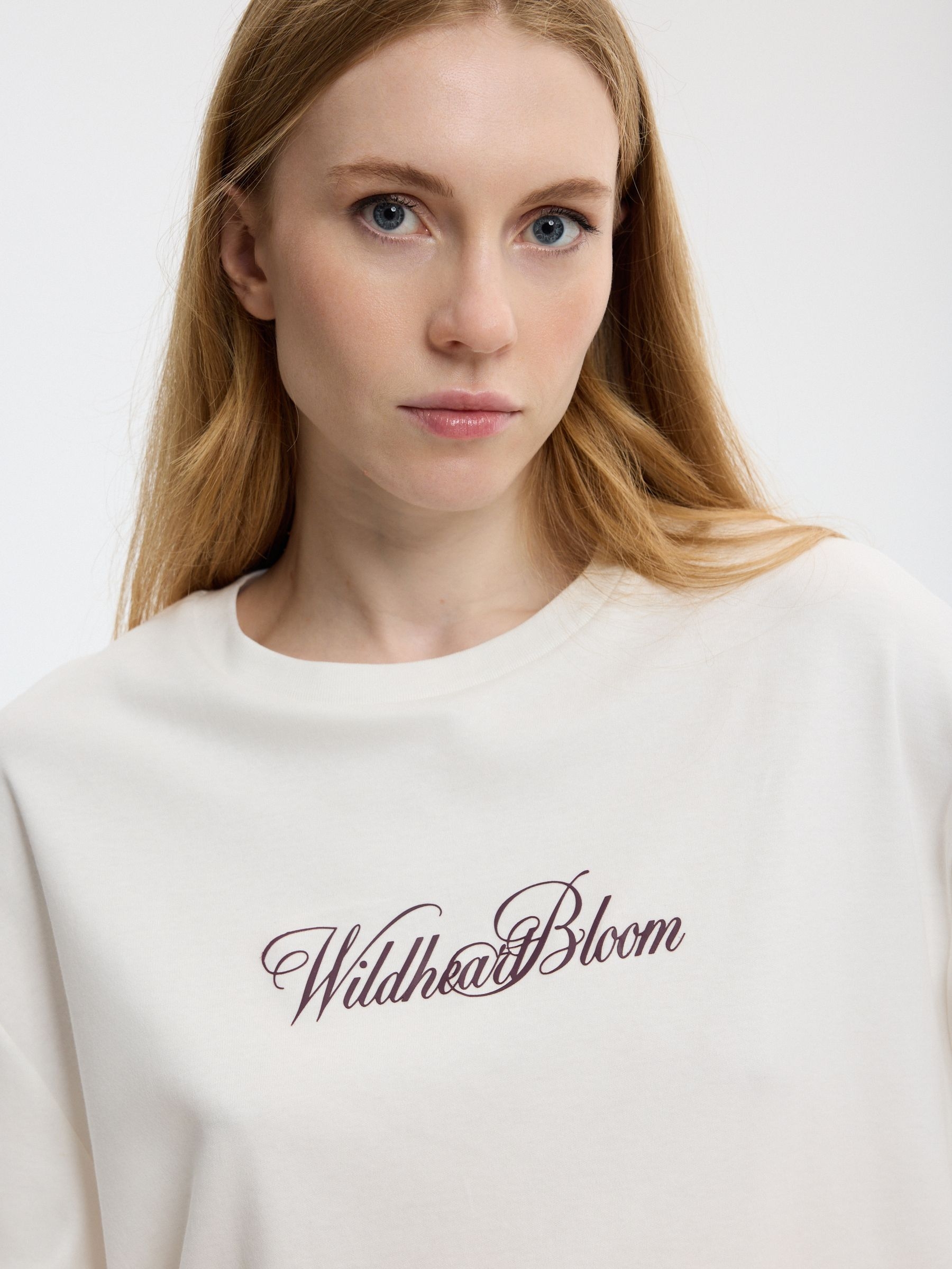 Camiseta oversize estampado blanco roto vista media frontal