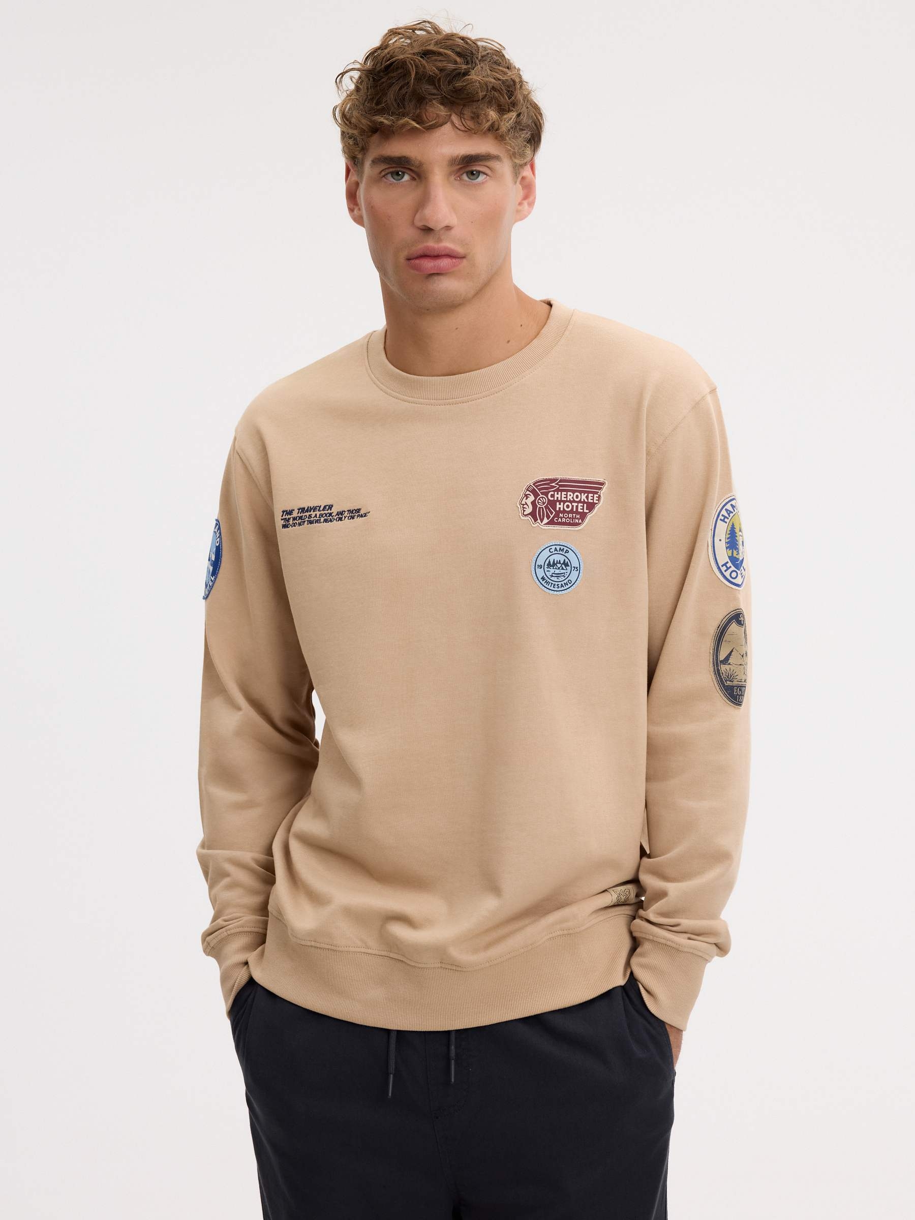 Travel print sweatshirt beige middle front view