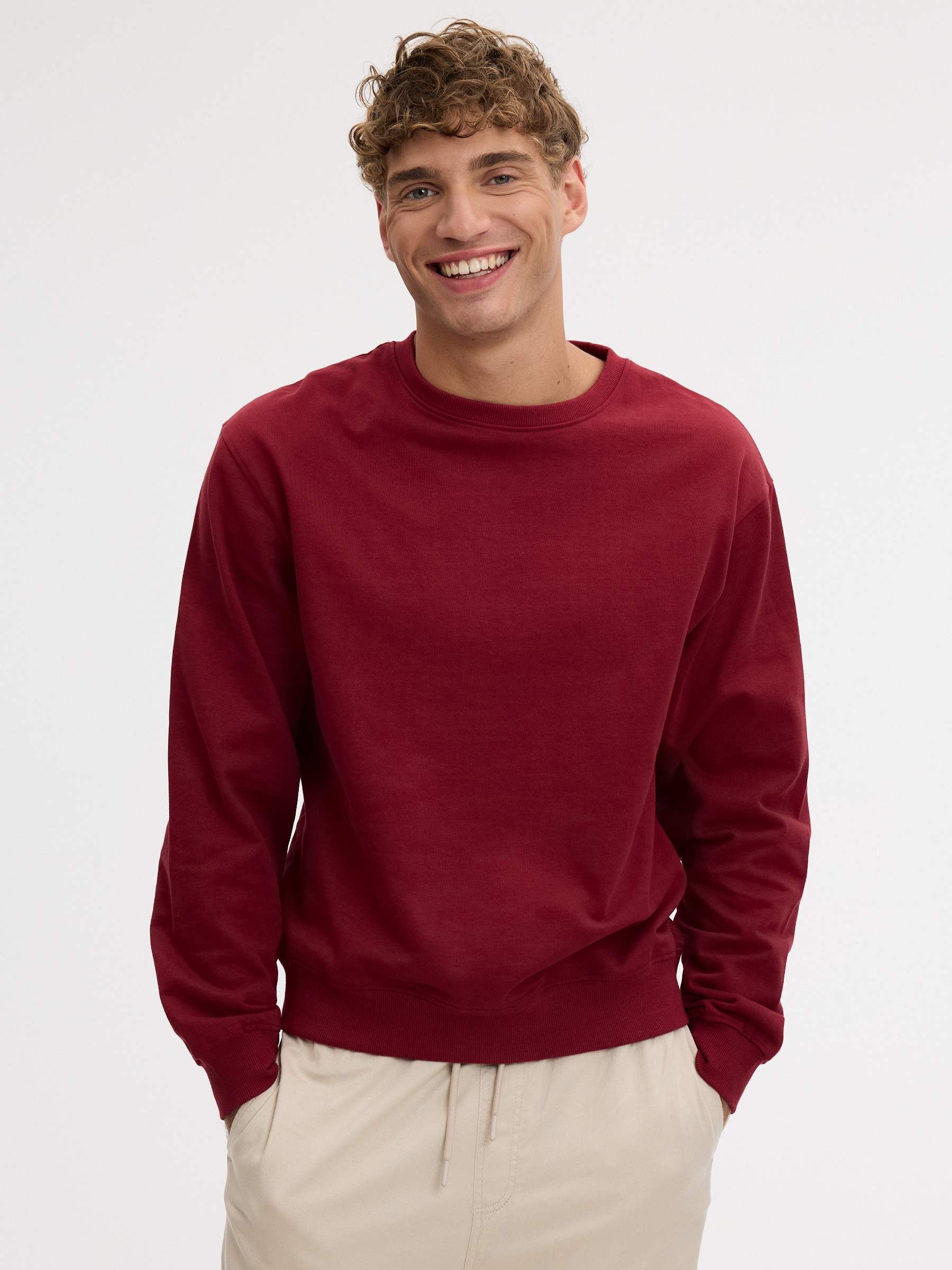 Sudadera básica oversize granate vista media frontal