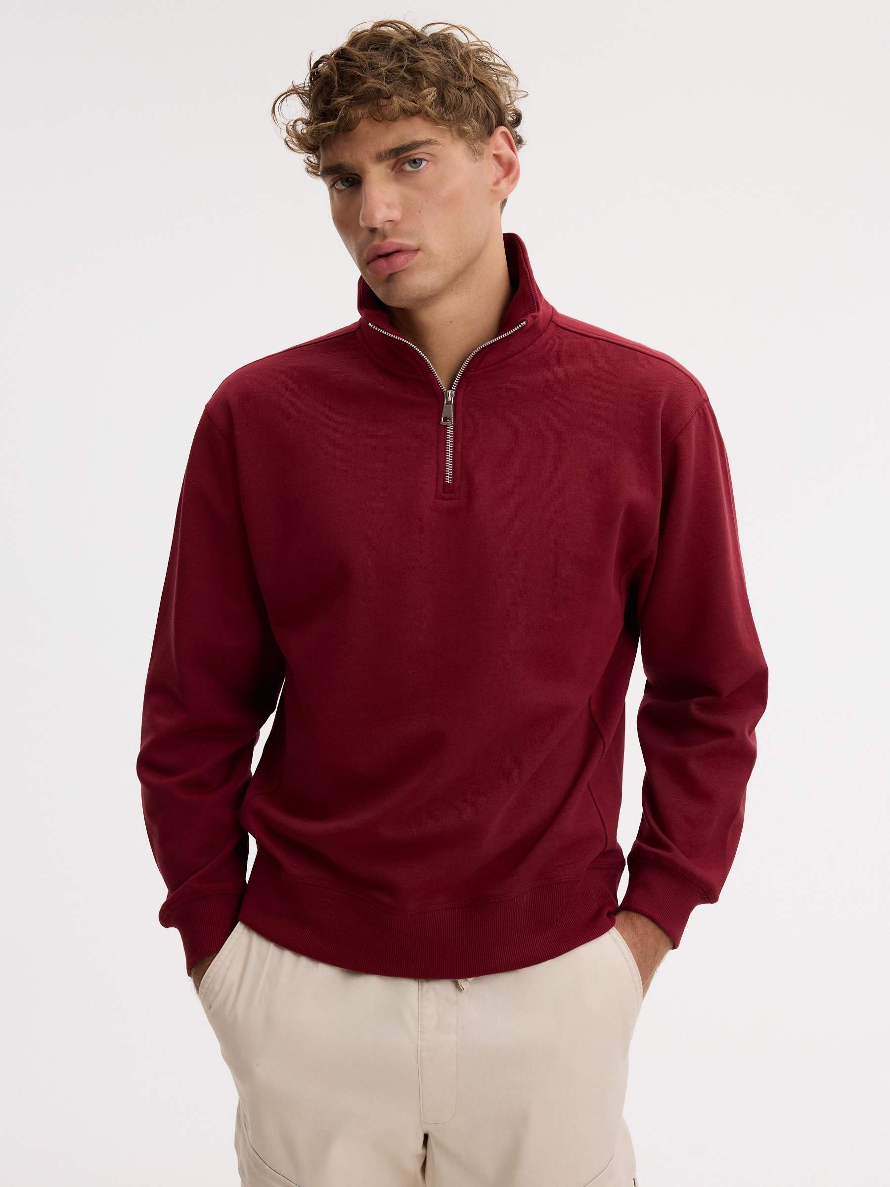 Plain zip-up mock-neck sweatshirt garnet middle front view
