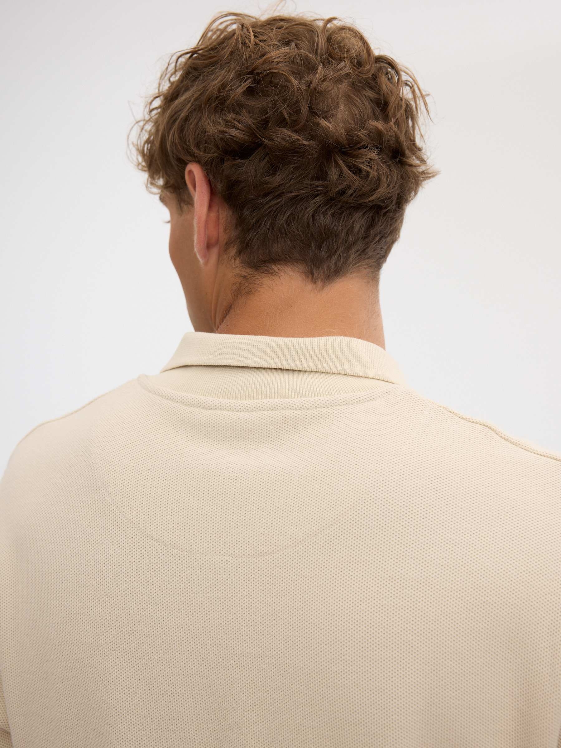 Polo oversized de manga longa liso crua vista meia frontal