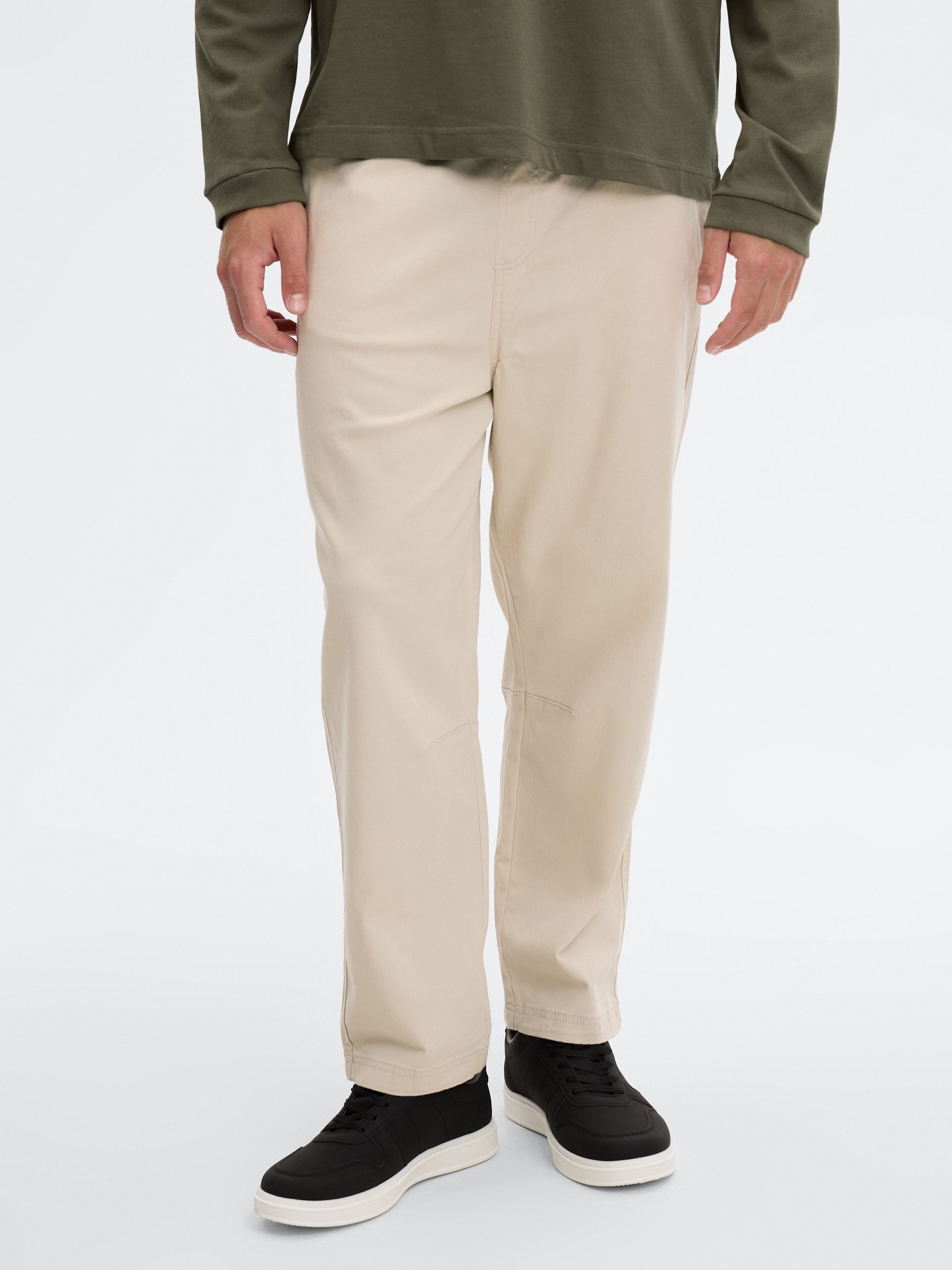 Pantalón chino slim tiro alto beige vista general frontal