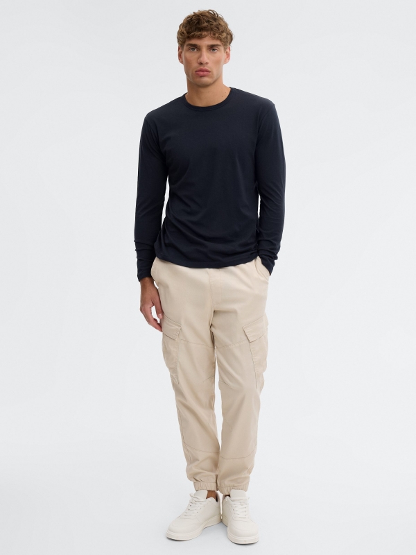 Basic long sleeve t-shirt blue front view