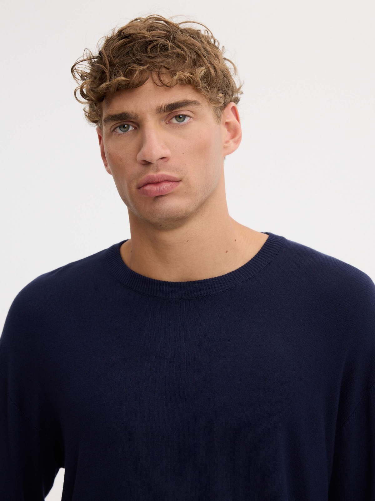 Plain knit jersey crew neck navy detail view