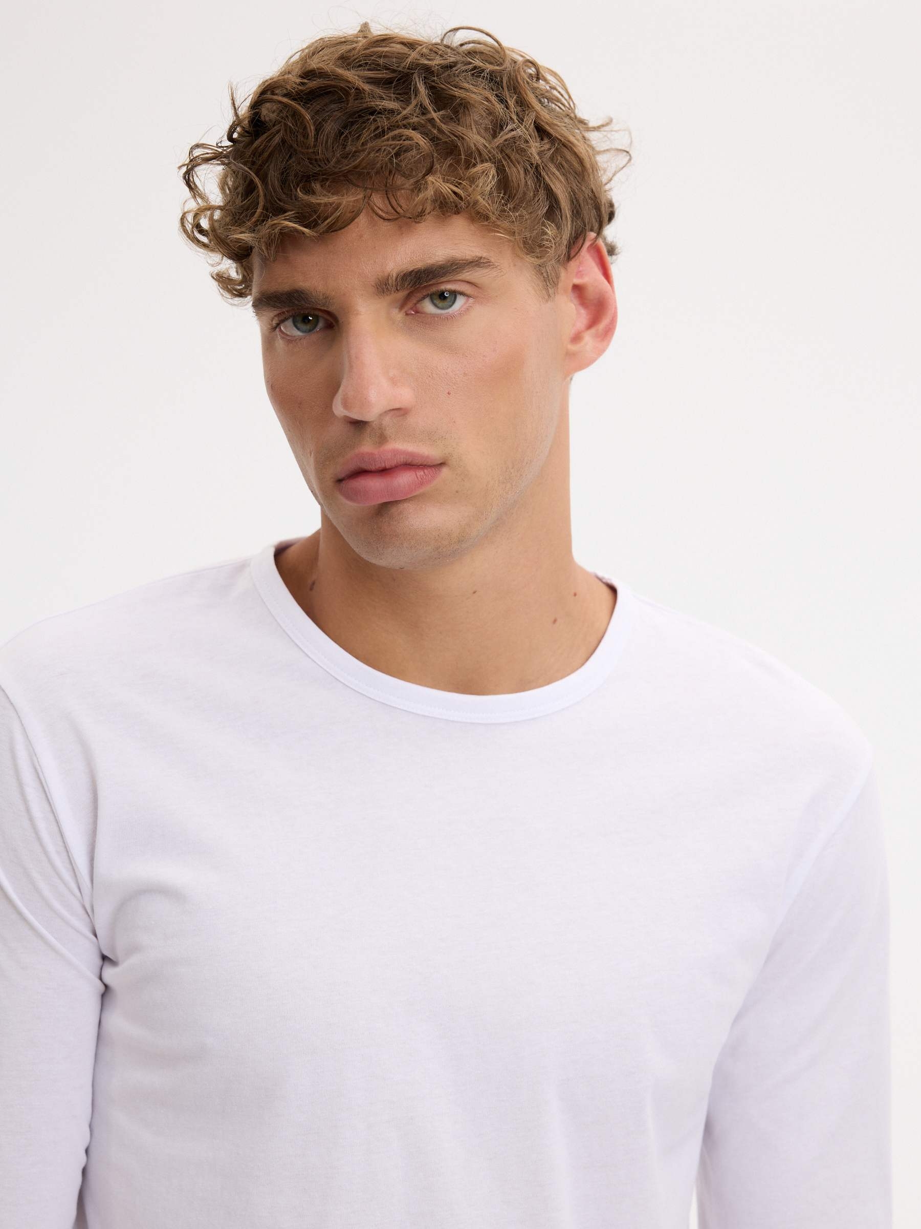 Camiseta básica manga larga blanco vista media frontal