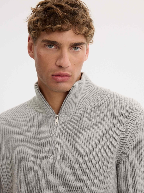 Pearl-knit sweater with zipper melange grey detail view