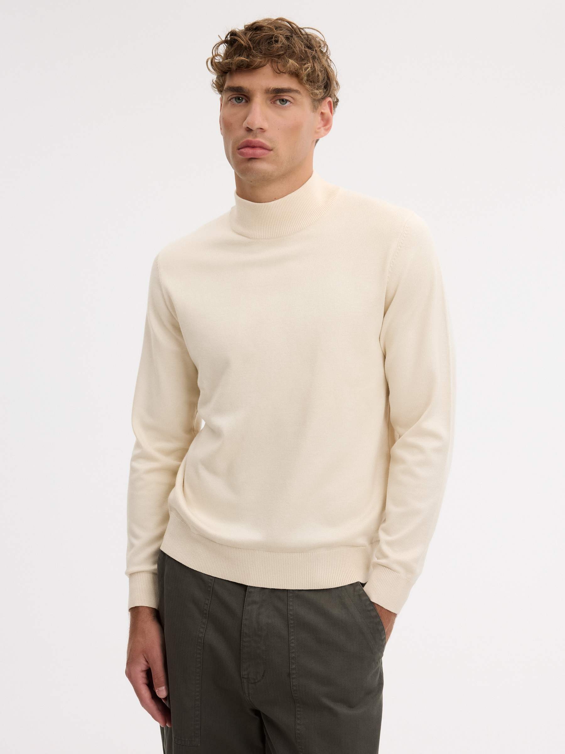 Basic regular turtleneck sweater raw middle front view