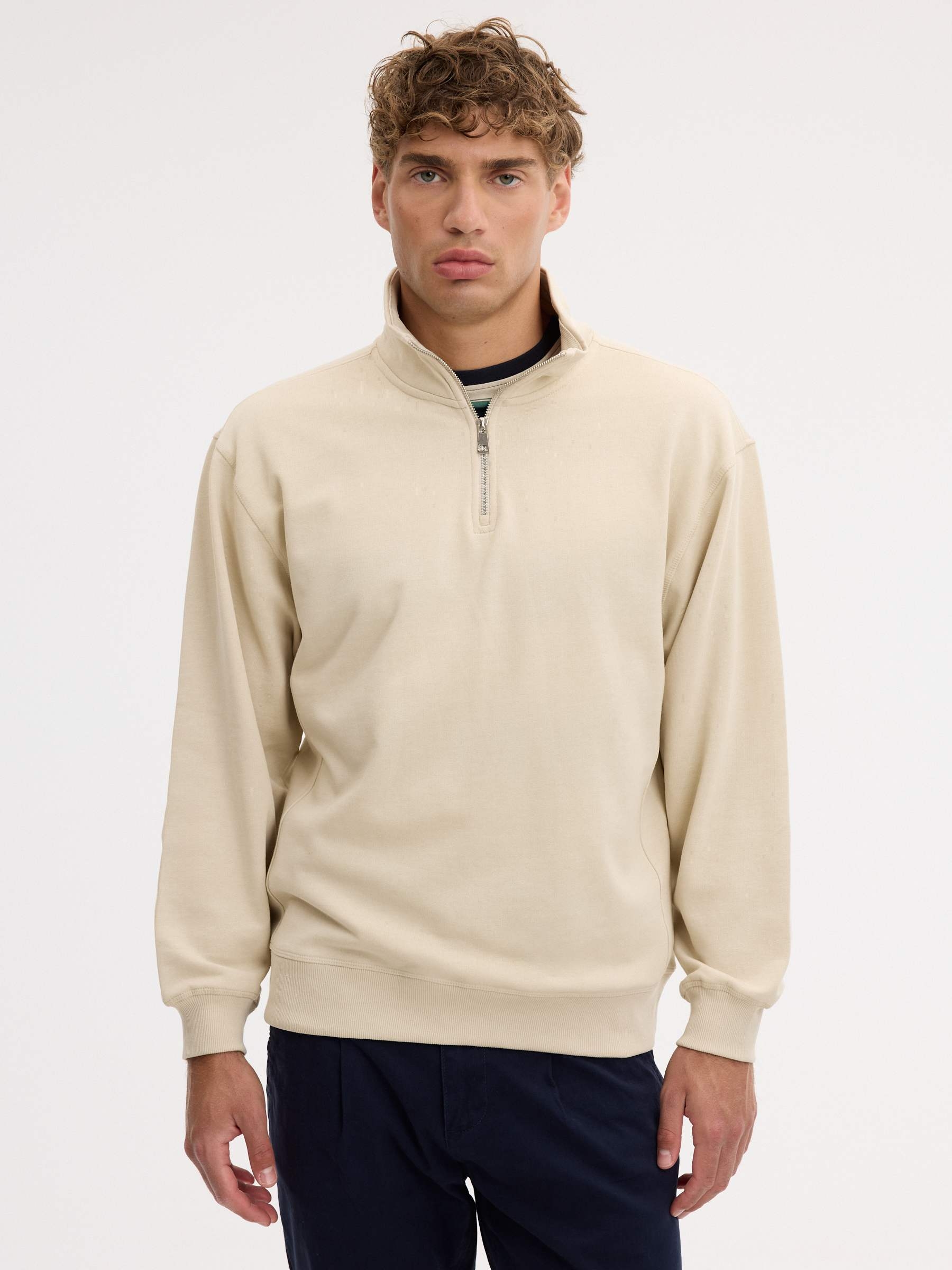 Sudadera cremallera semicisne lisa crudo vista media frontal