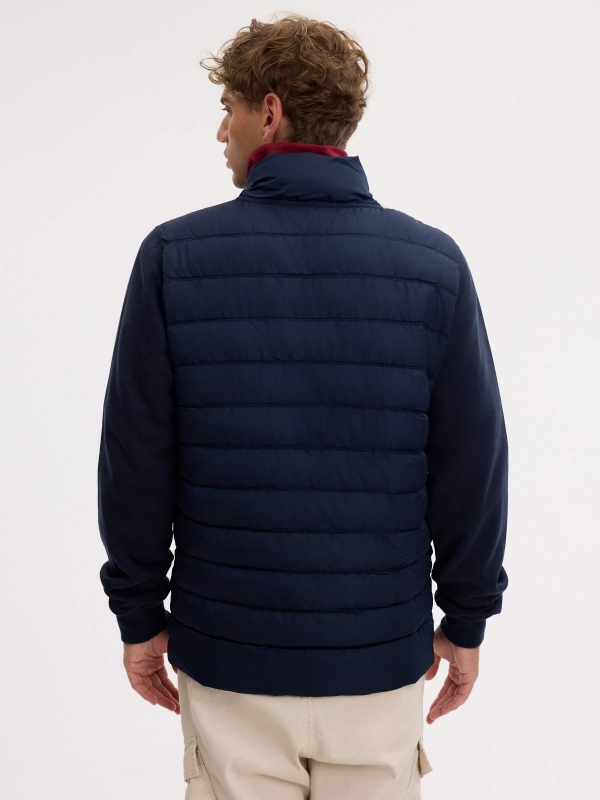 Jaqueta acolchoada de nylon regular azul marinho vista meia traseira