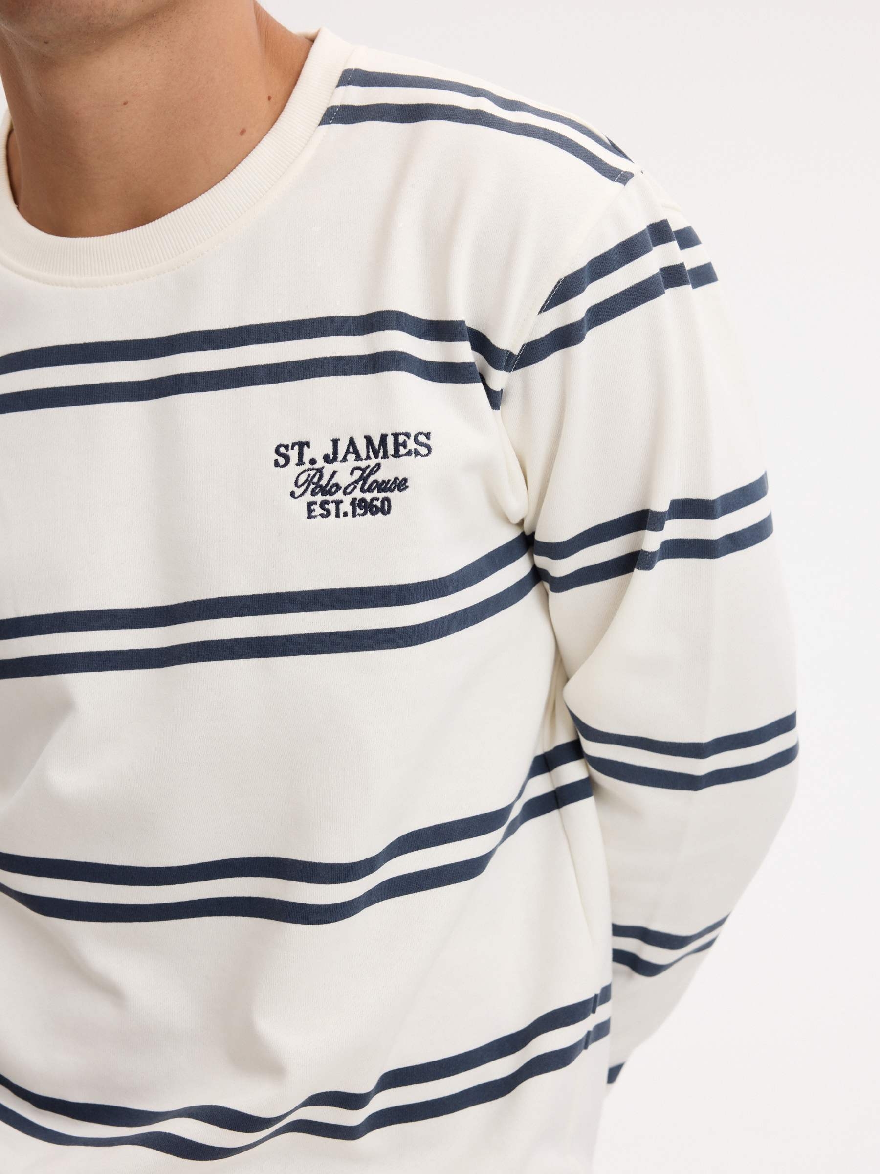 Sudadera rayas felpa oversized crudo vista media frontal
