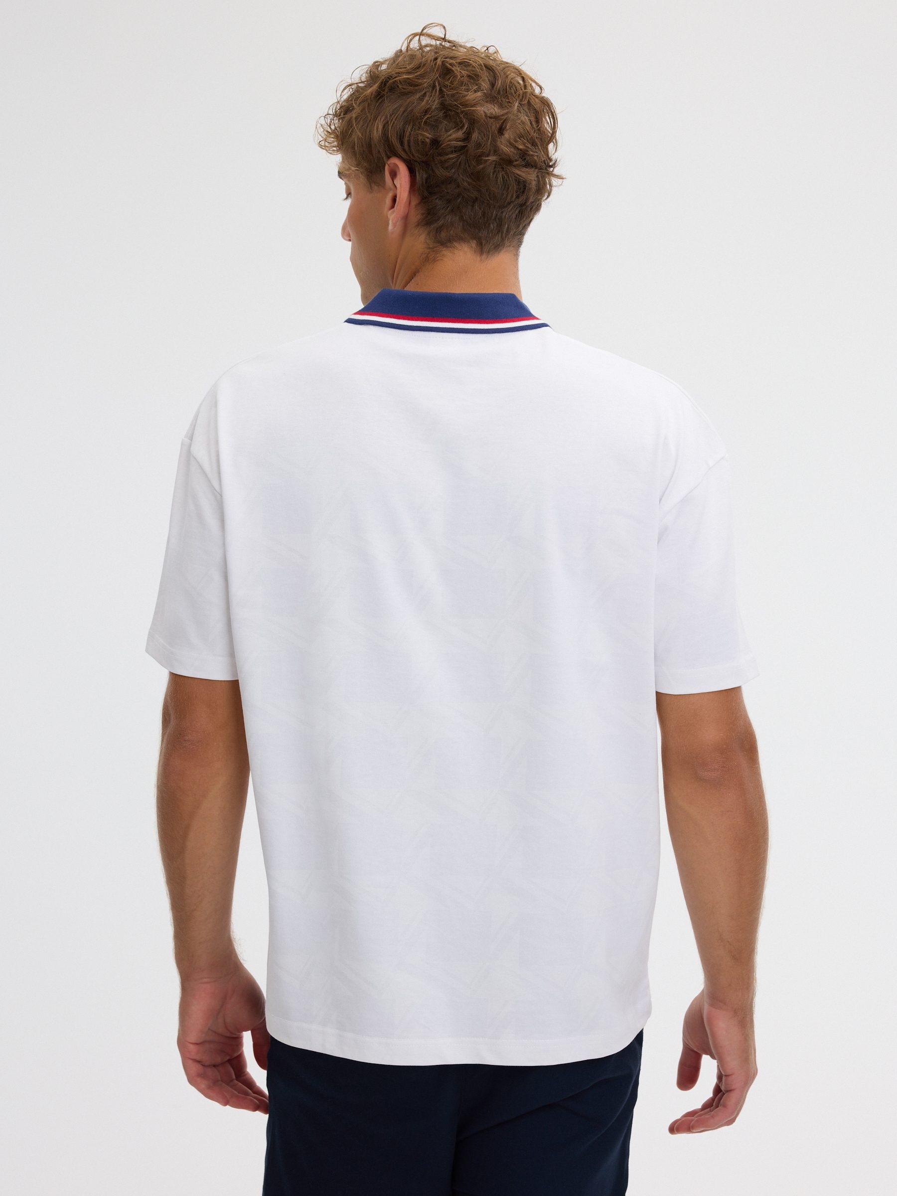 Polo de futebol estampado regular branco vista meia frontal