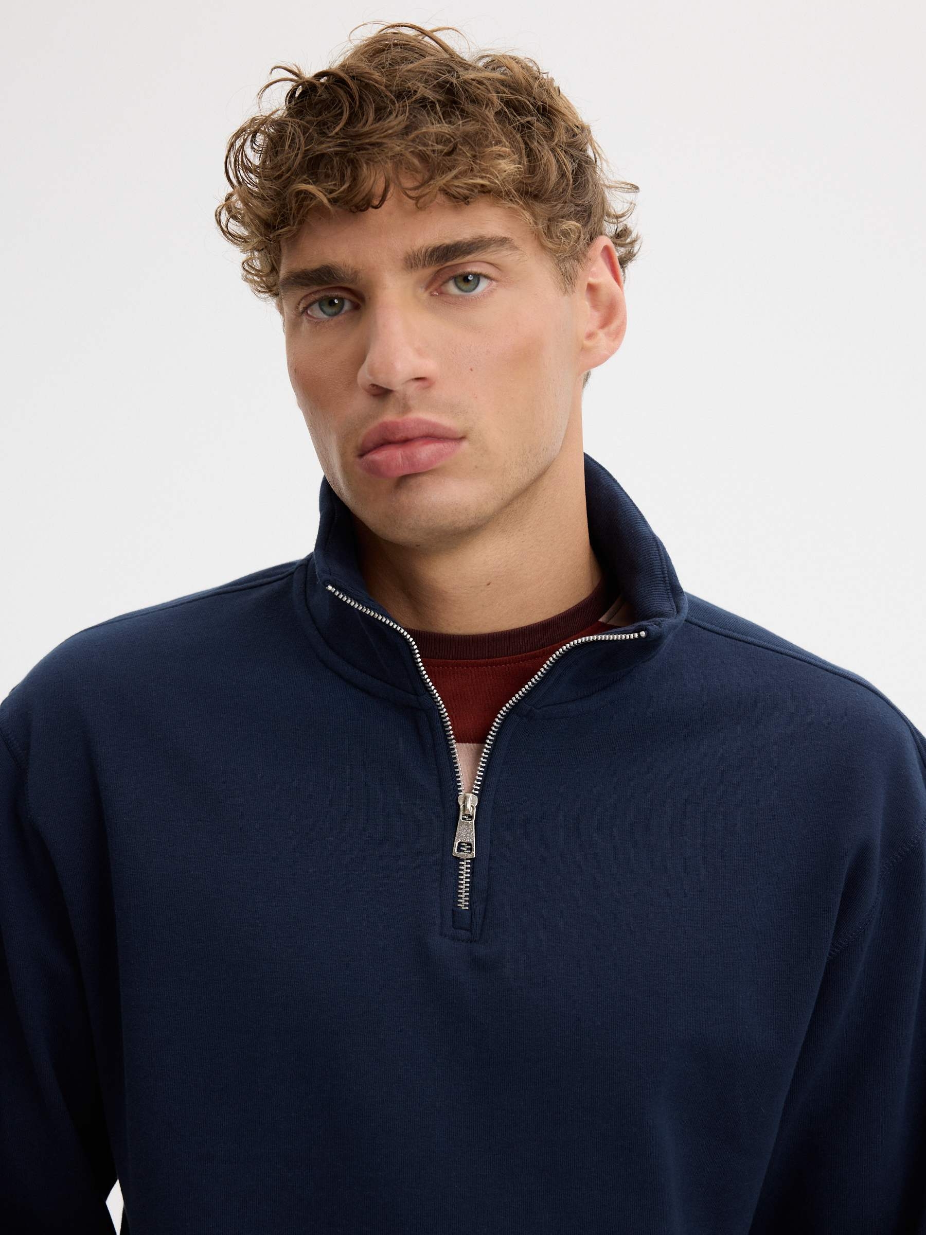 Pearl-knit sweater with zipper navy middle front view