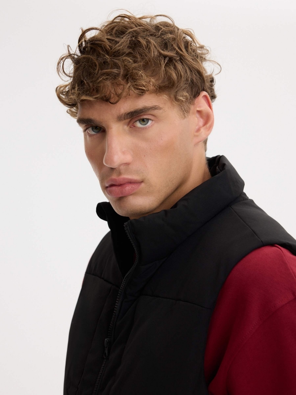 Chaleco multibolsillos nylon negro vista detalle