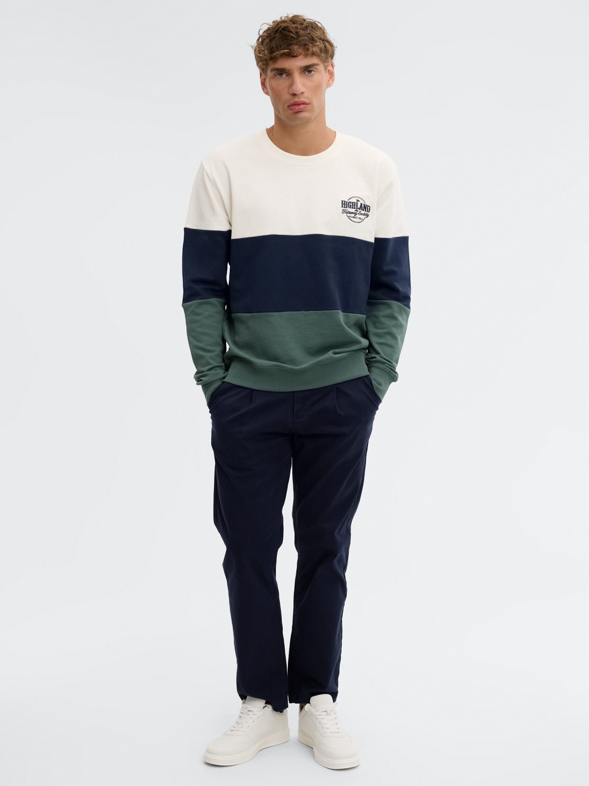 Sudadera color block oversize verde vista general frontal