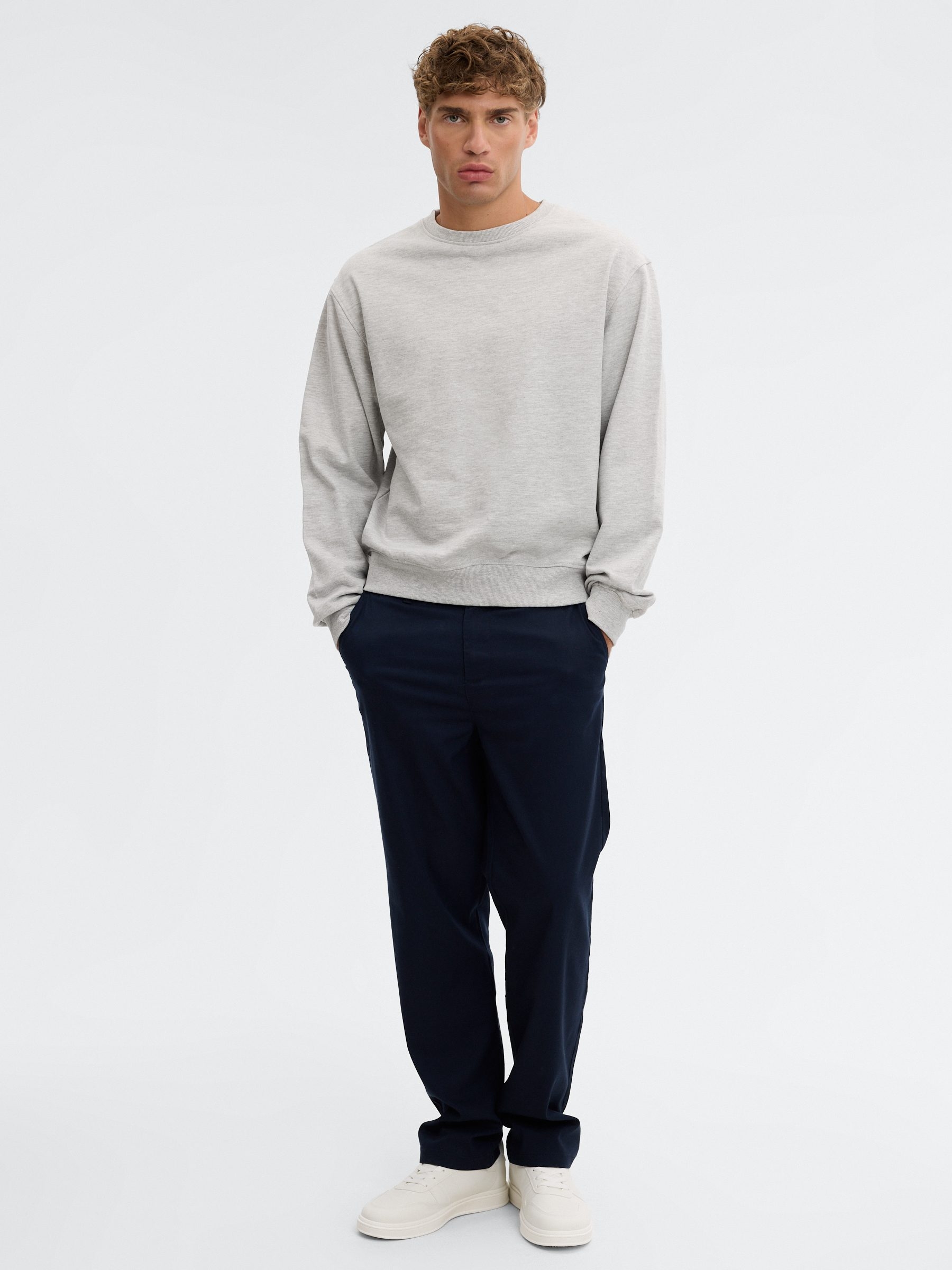 Moletom básico oversized cinza melange vista meia frontal