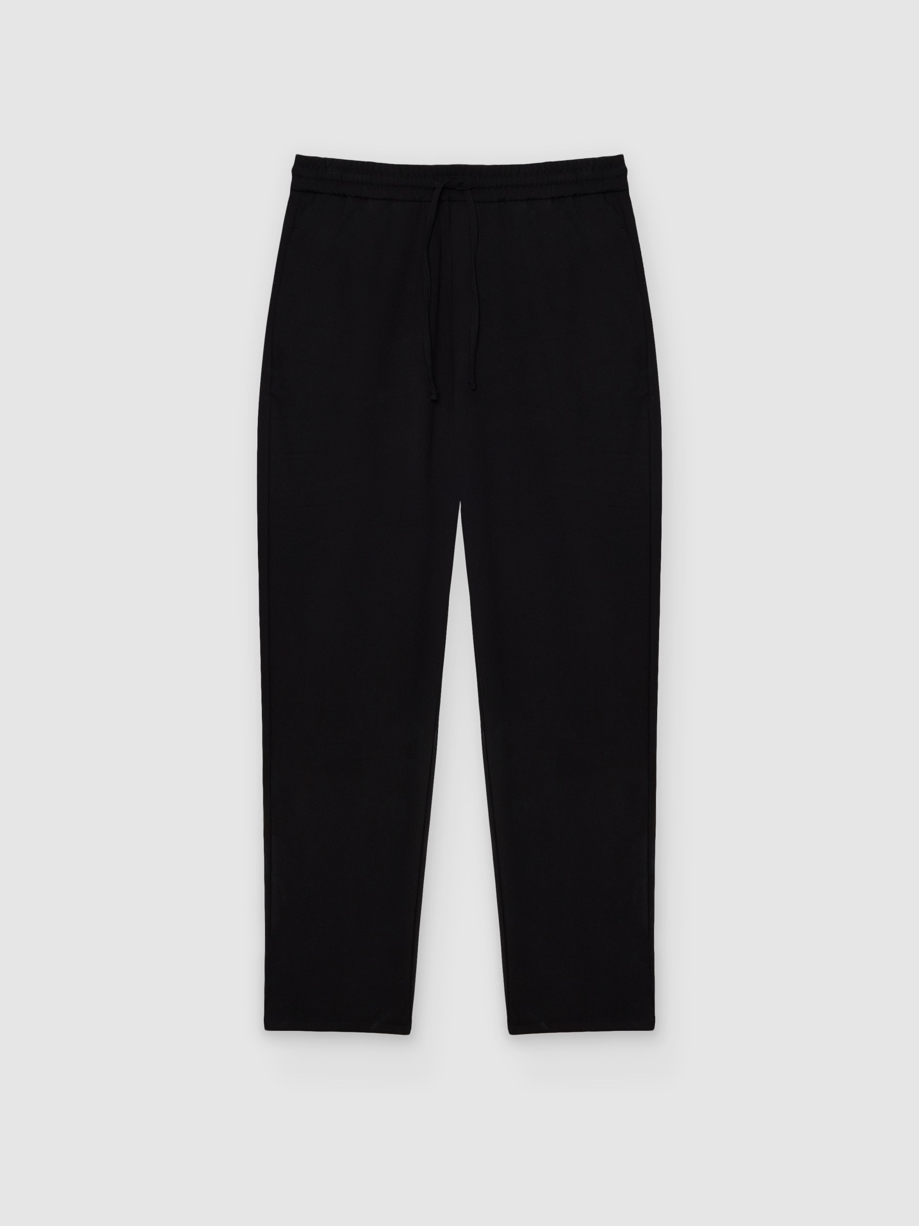 Pantalón jogger regular tiro alto negro vista frontal