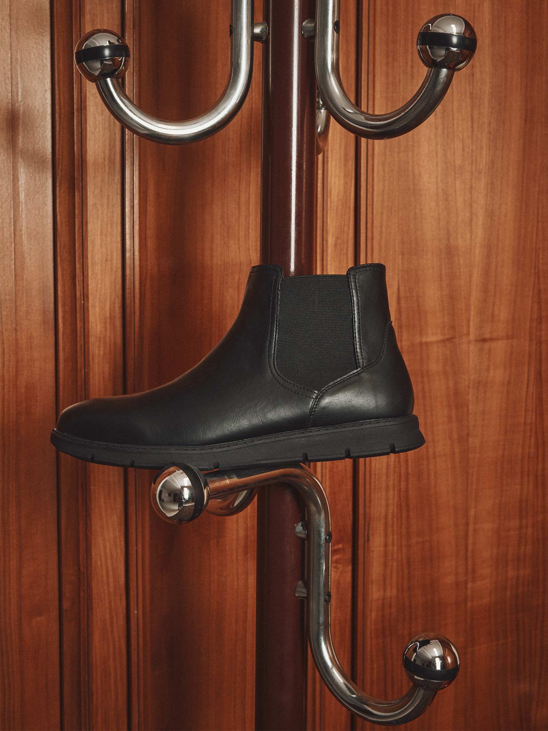 Chelsea ankle boot faux leather rubber black