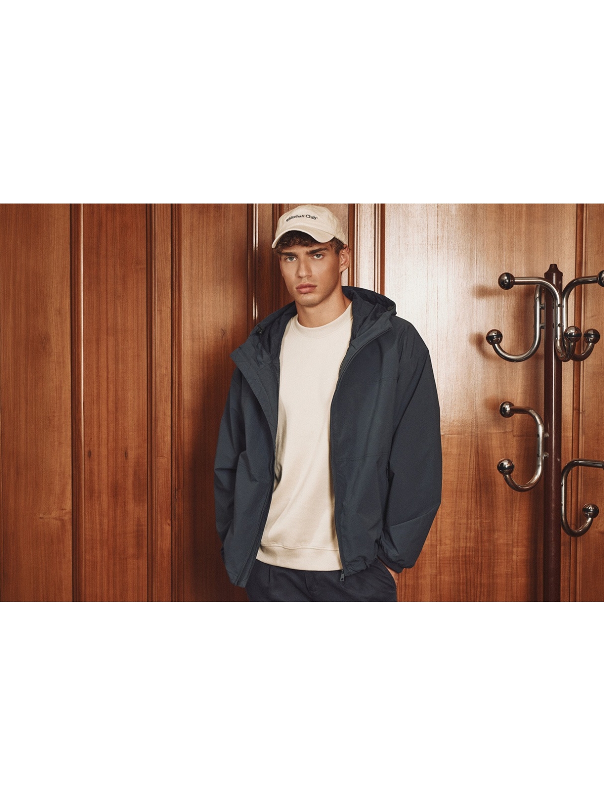 %NewExtra% Light nylon hooded jacket navy