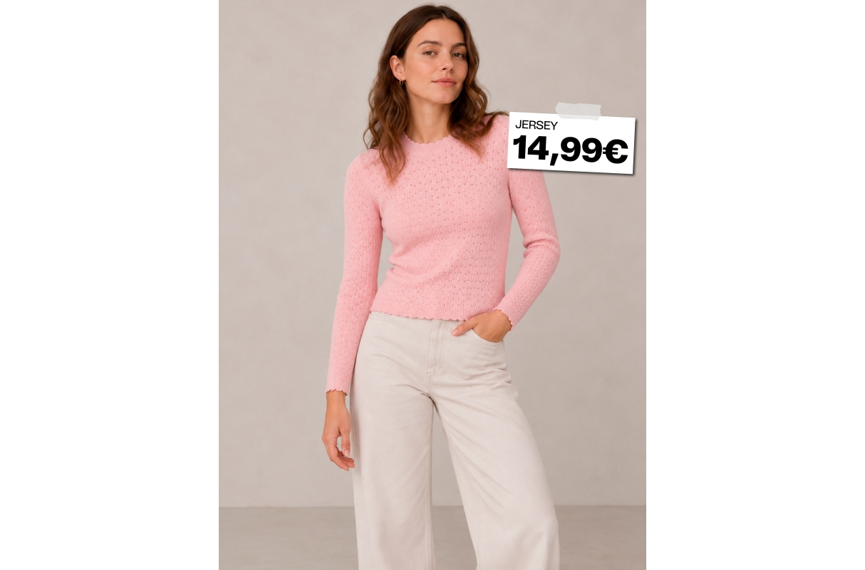 Openwork round-neck slim sweater light pink middle front view