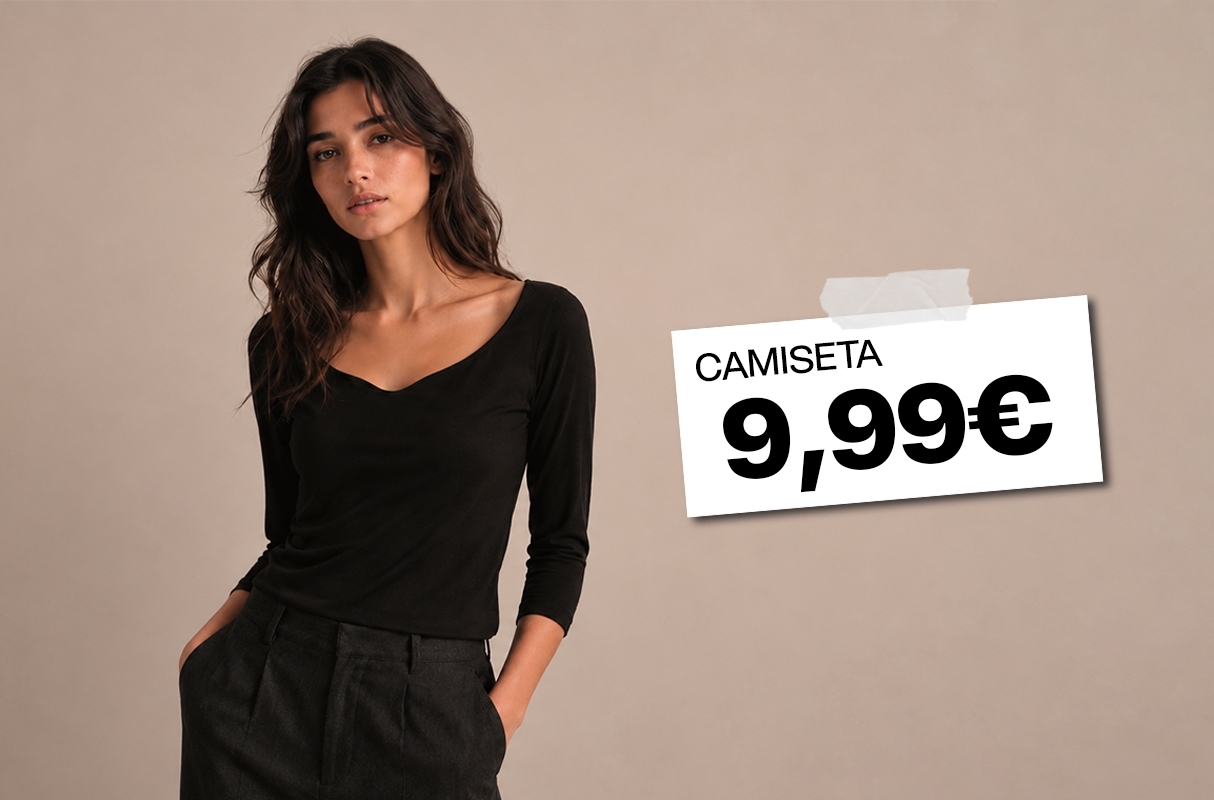 T-shirt básica com corações preto vista meia frontal