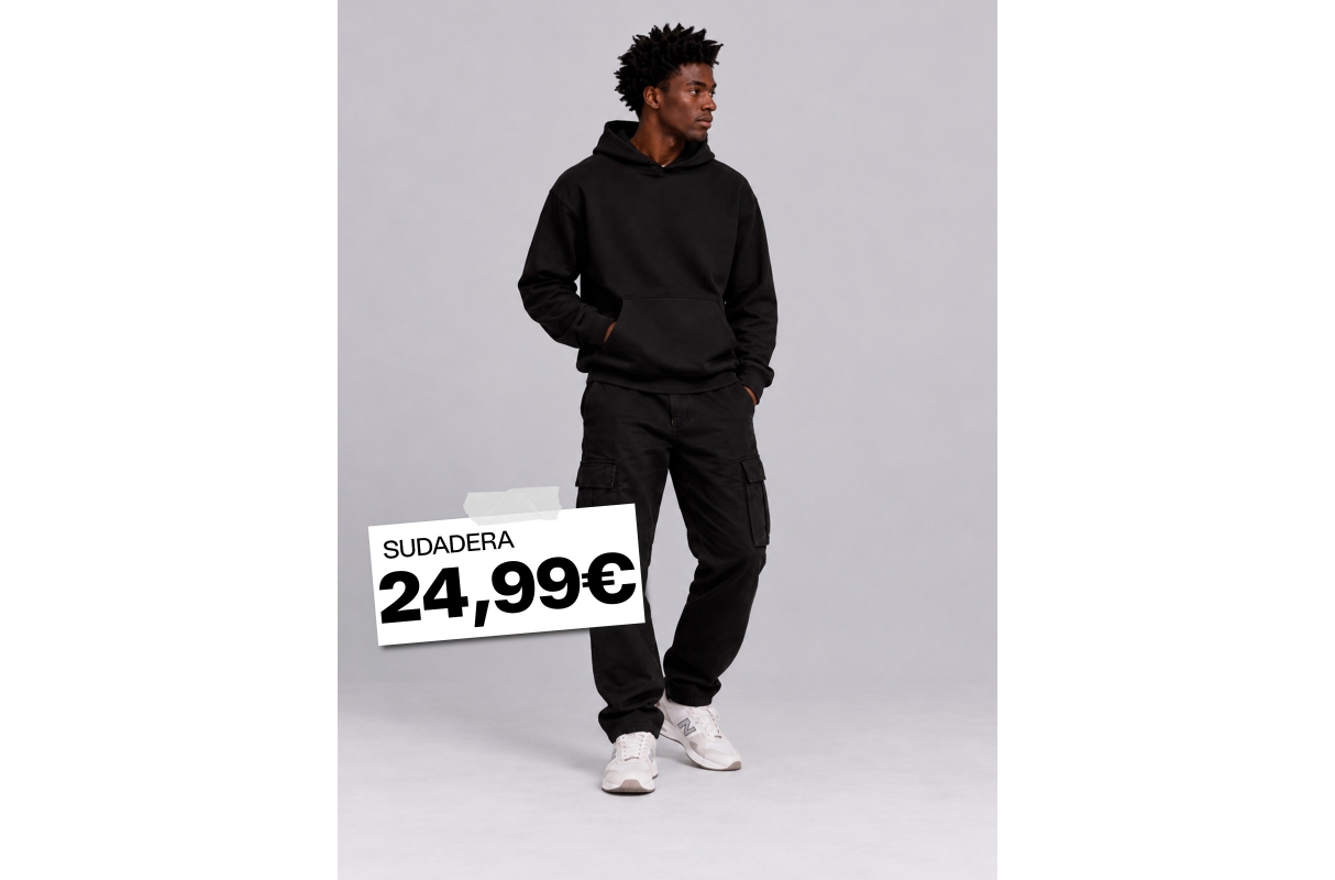Sudadera capucha básica regular negro vista media frontal