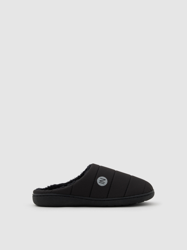 Pantufla destalonada forro pelo negro vista general frontal