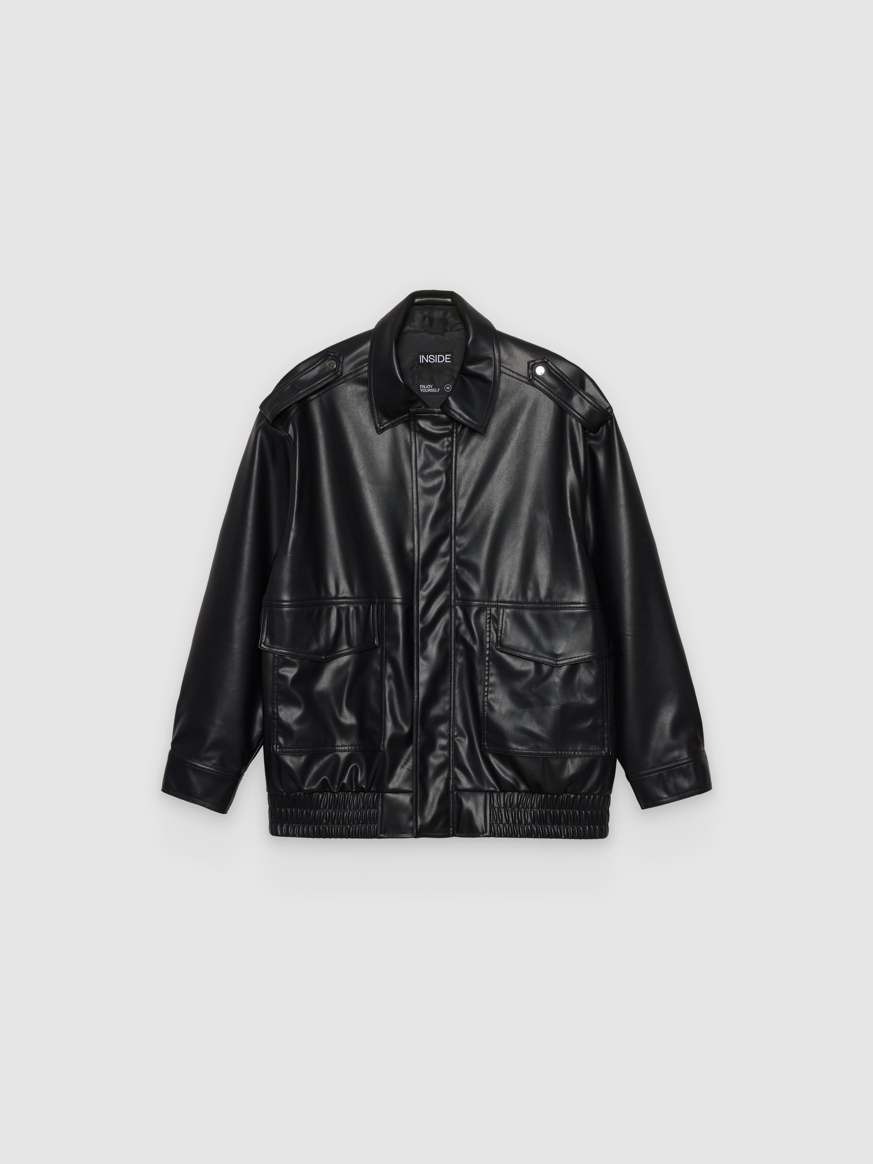  Casaco biker oversized em pele sintética preto vista frontal