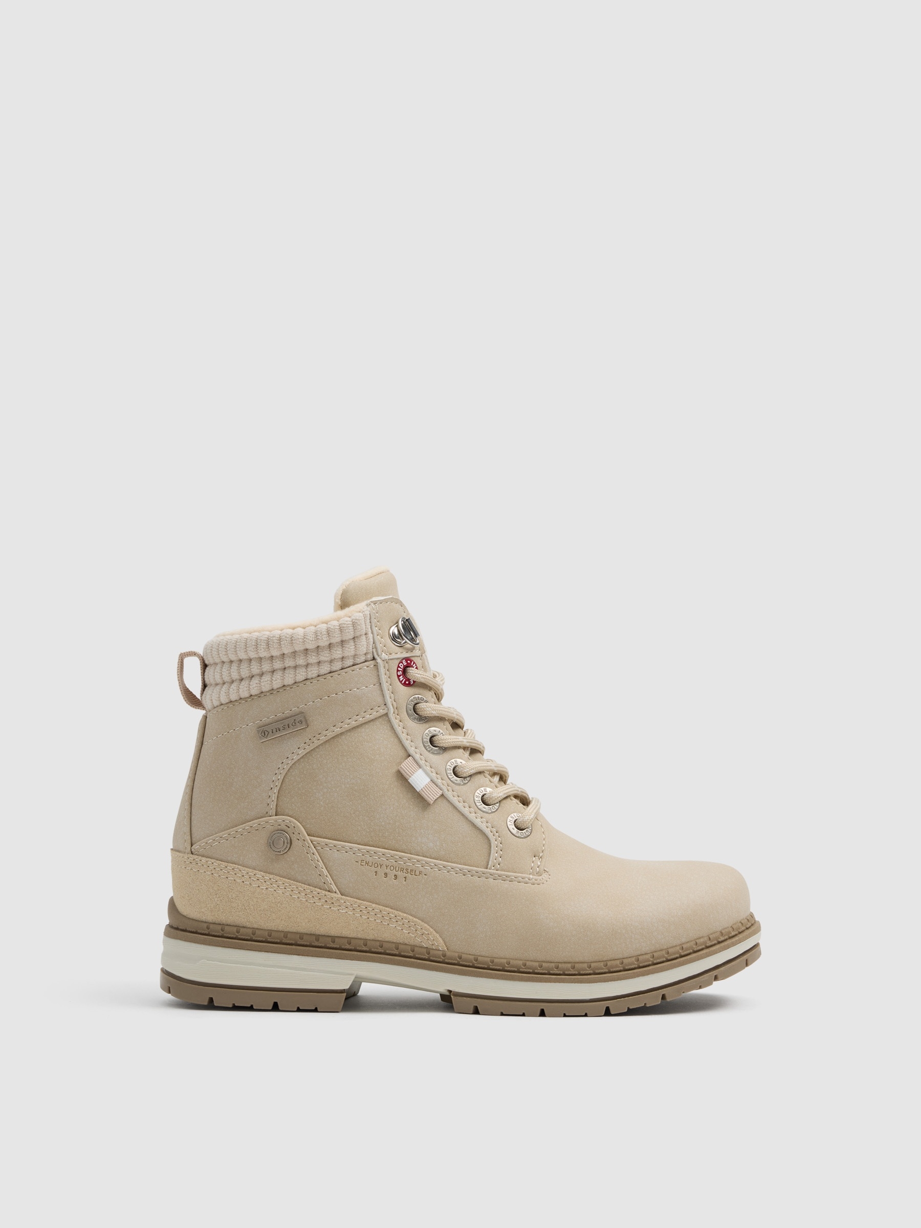 Bota montañera plana polipiel gris