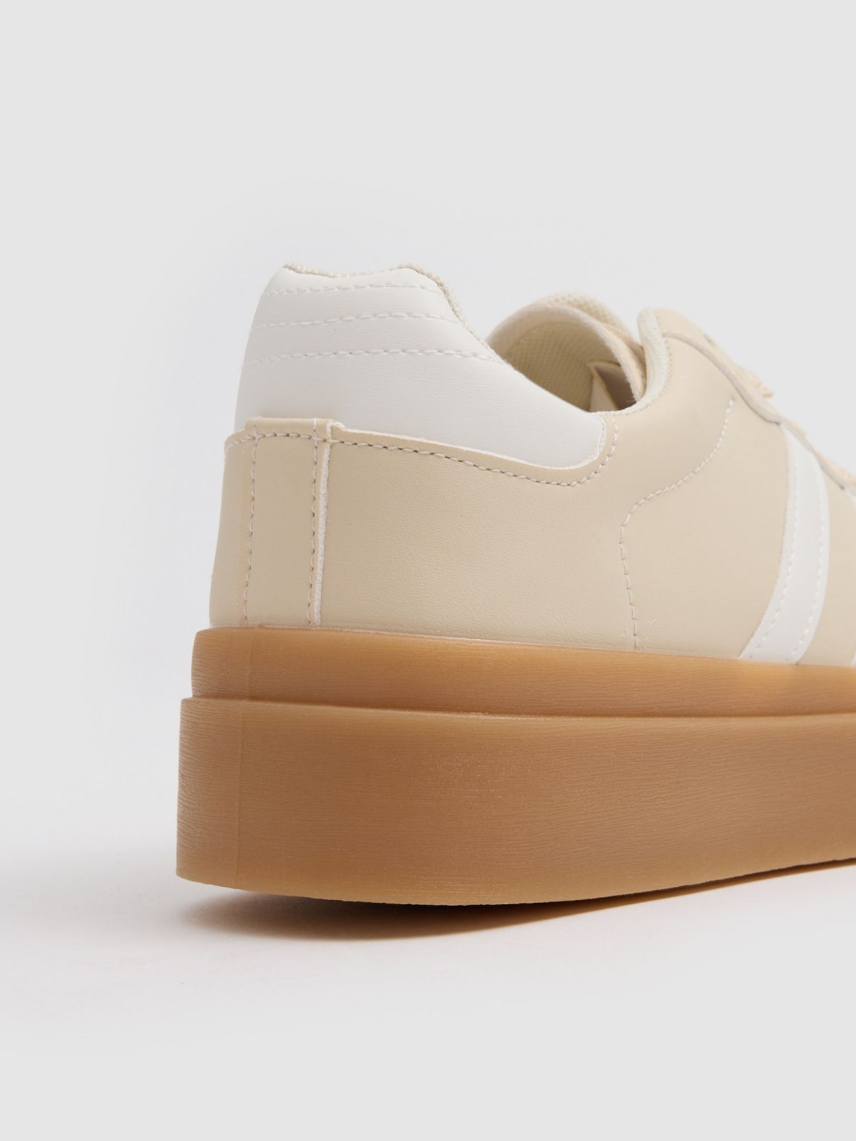 Retro platform rubber sneaker beige detail view