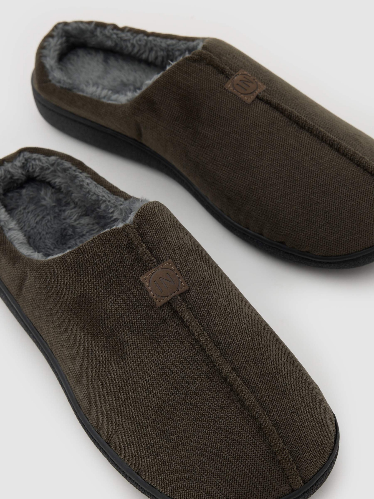 Fur-lined slipper khaki detail view