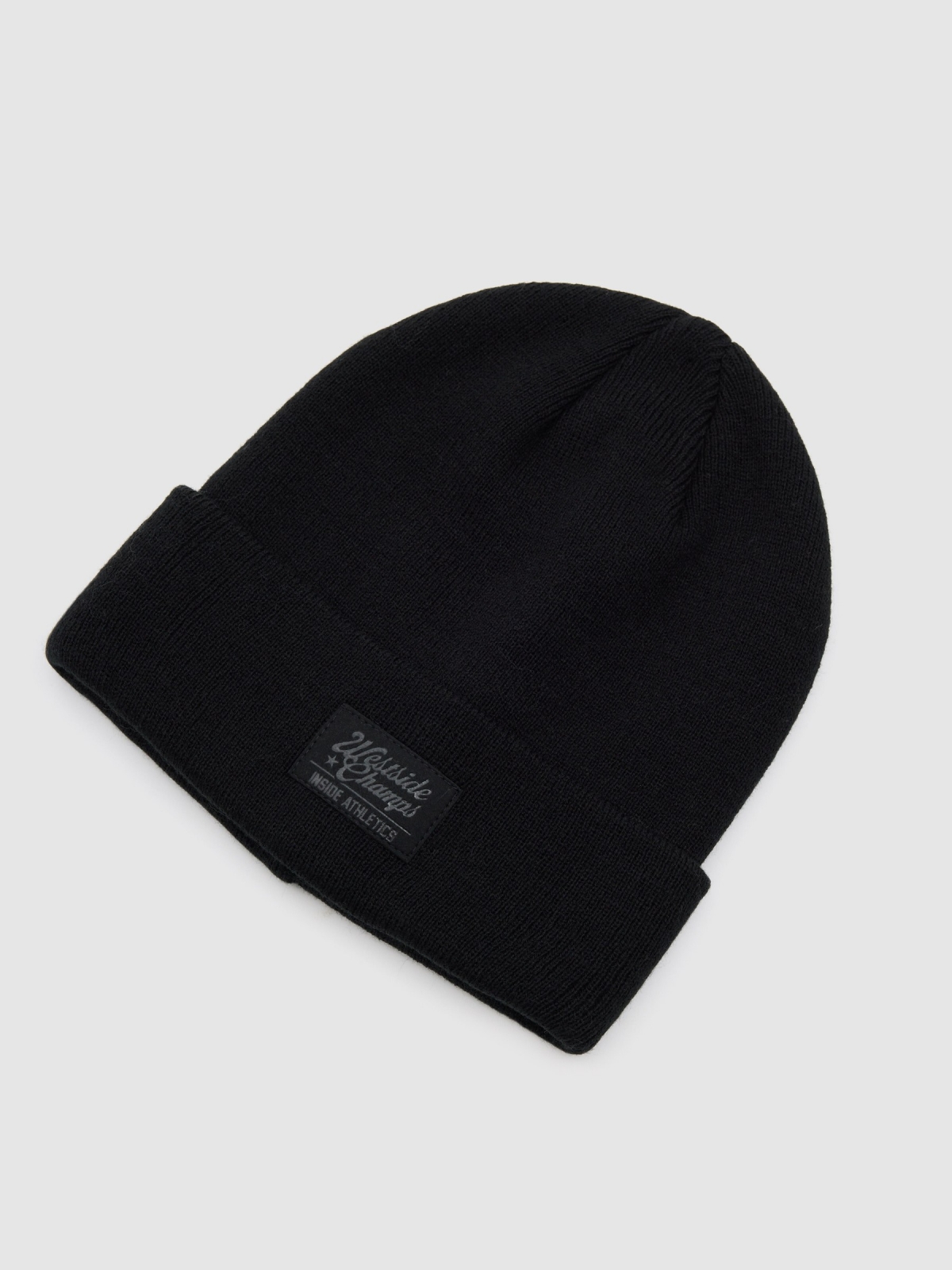 Gorro com dobra canelada preto vista frontal