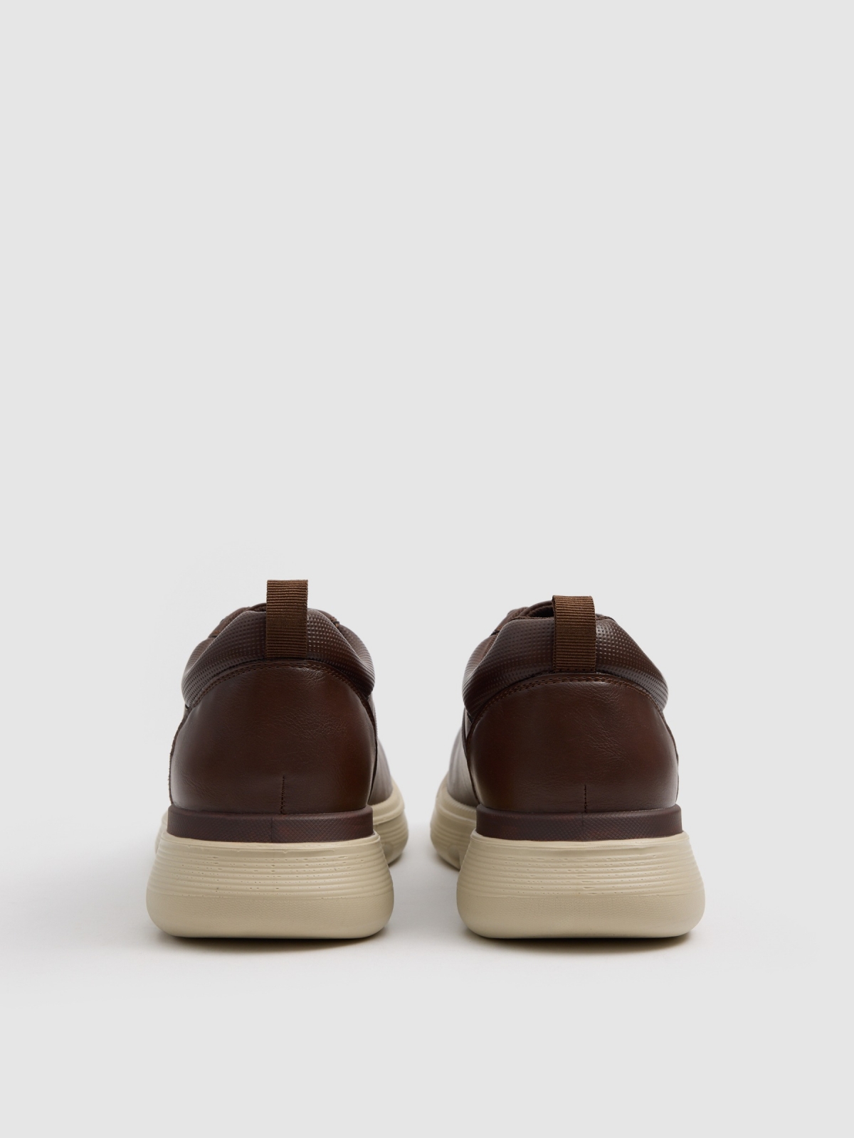 Zapato casual polipiel cordones marrón vista cenital