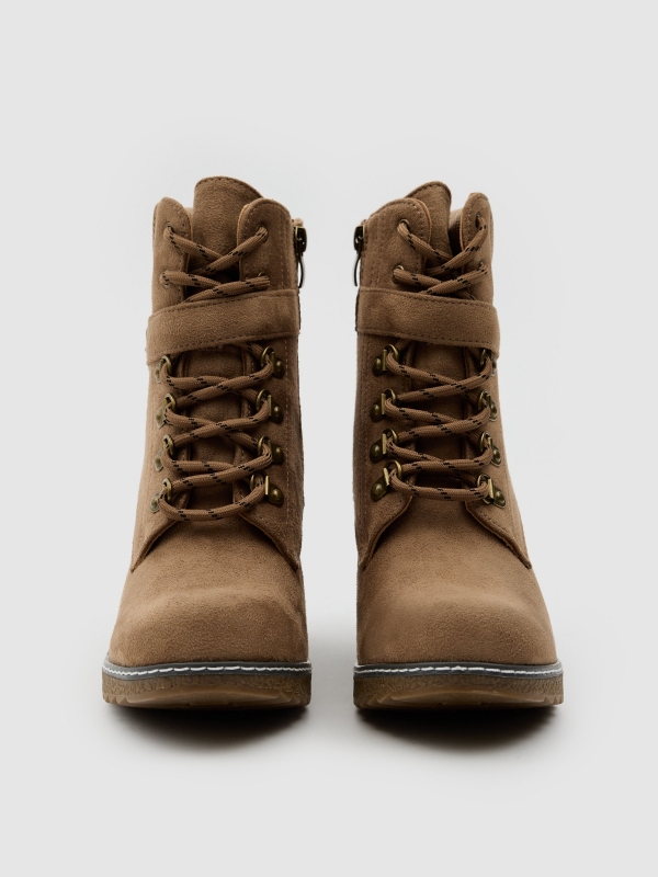 Mountaineering ankle boot with buckle heel beige detail view