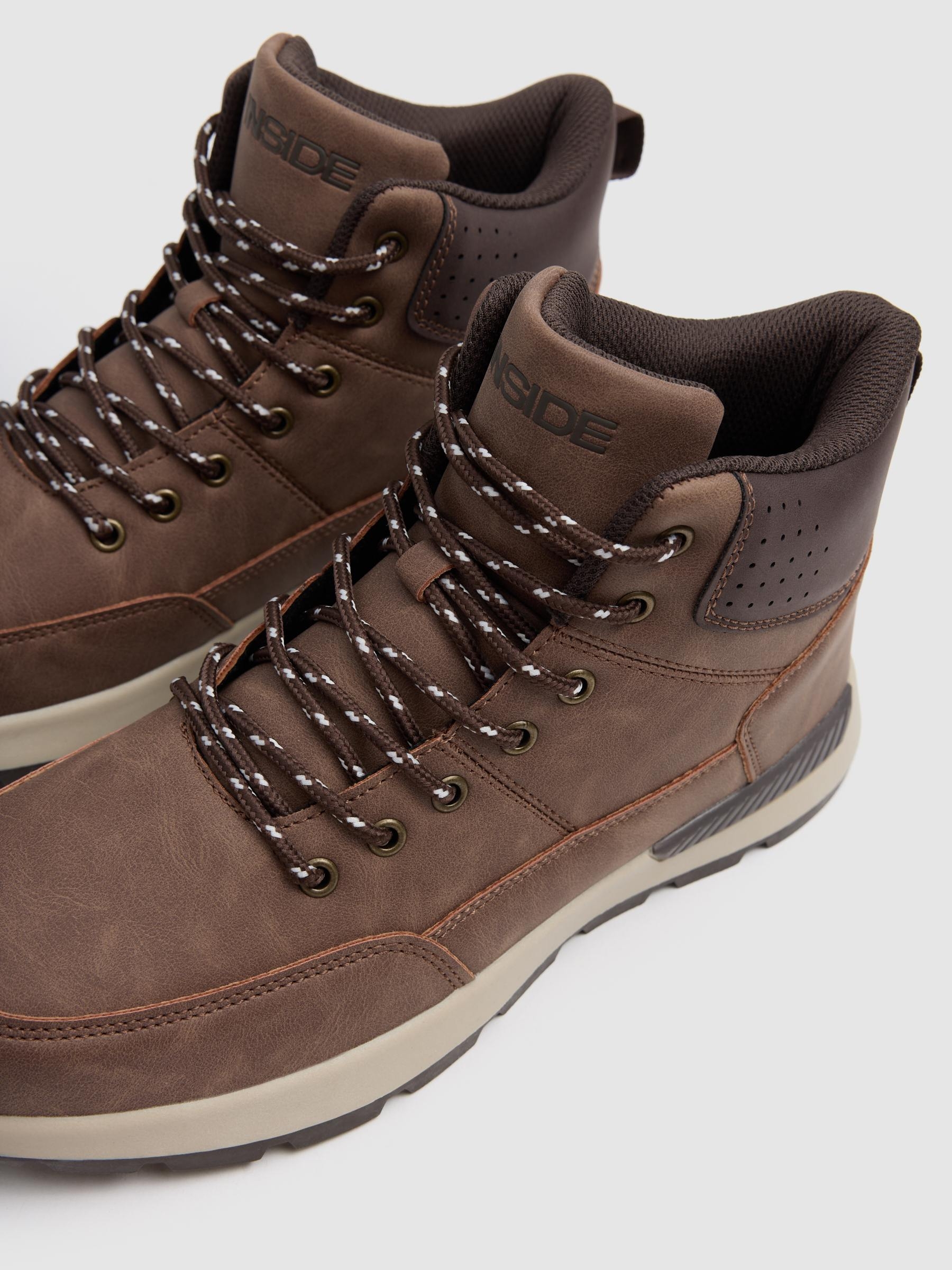 Bota work com cordões em polipele marrom