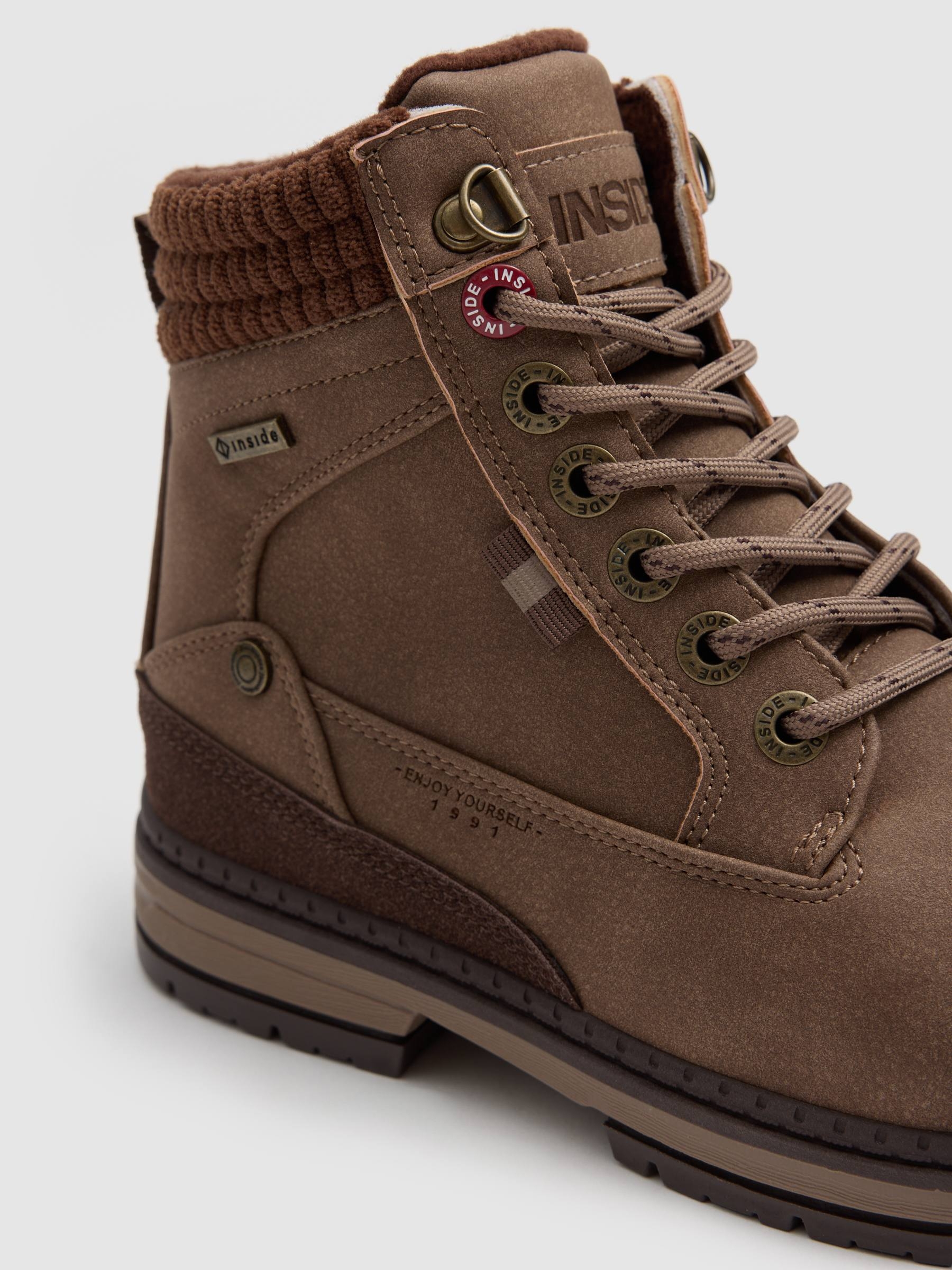 Flat faux leather hiking boot brown