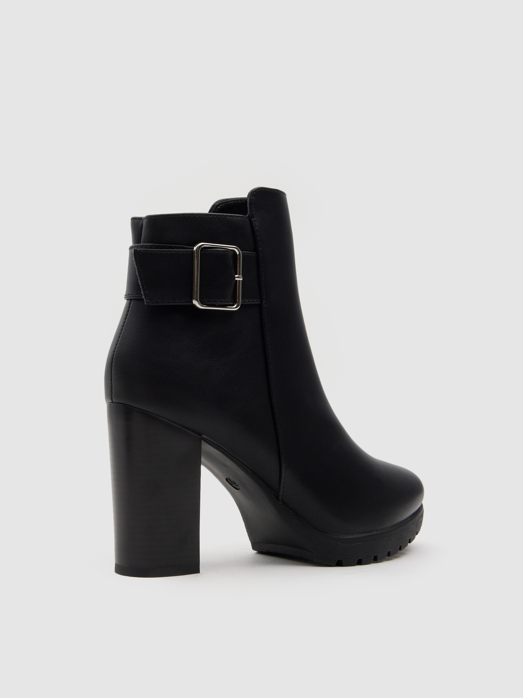 High ankle boot with buckle and wide heel black