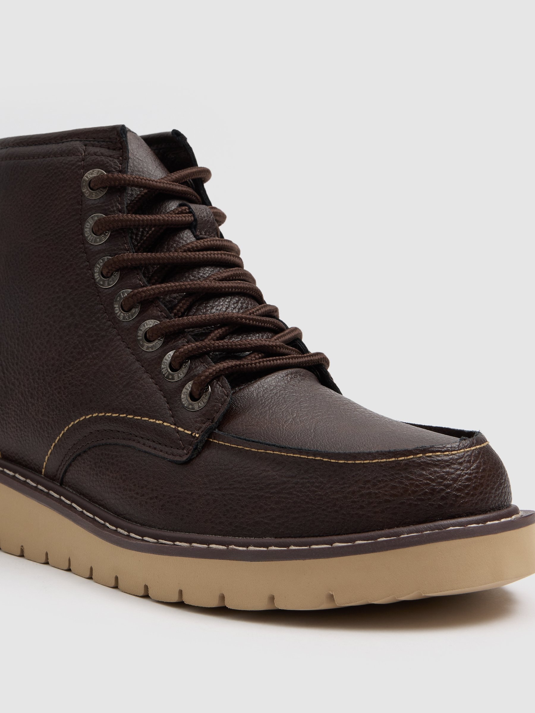 Bota casual de couro sintético marrom marrom