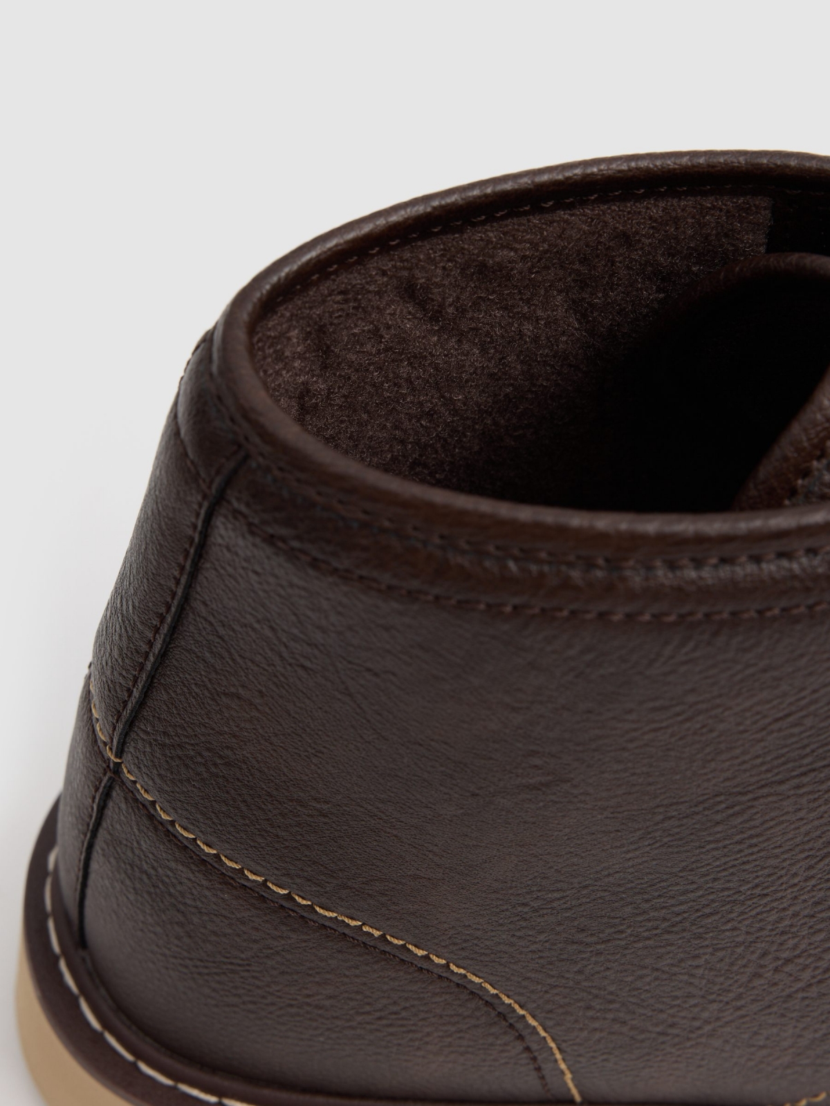 Bota casual de couro sintético marrom marrom vista detalhe