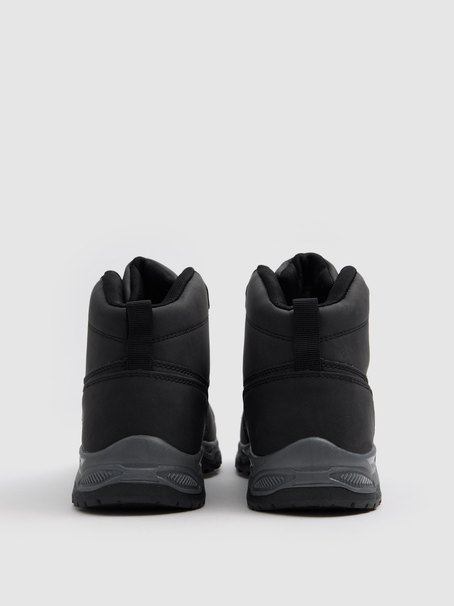 Botas de montanha em polipele com fecho de correr preto