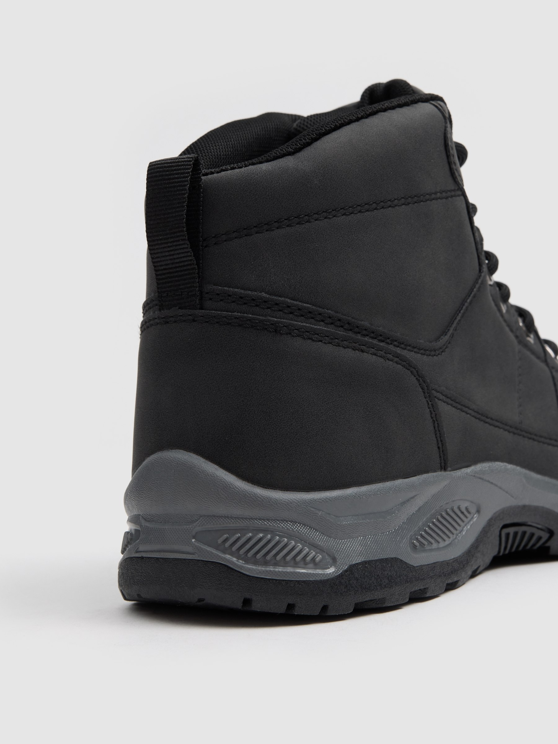 Botas de montanha em polipele com fecho de correr preto
