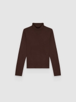 %Pto% Basic slim turtleneck T-shirt chocolate front view