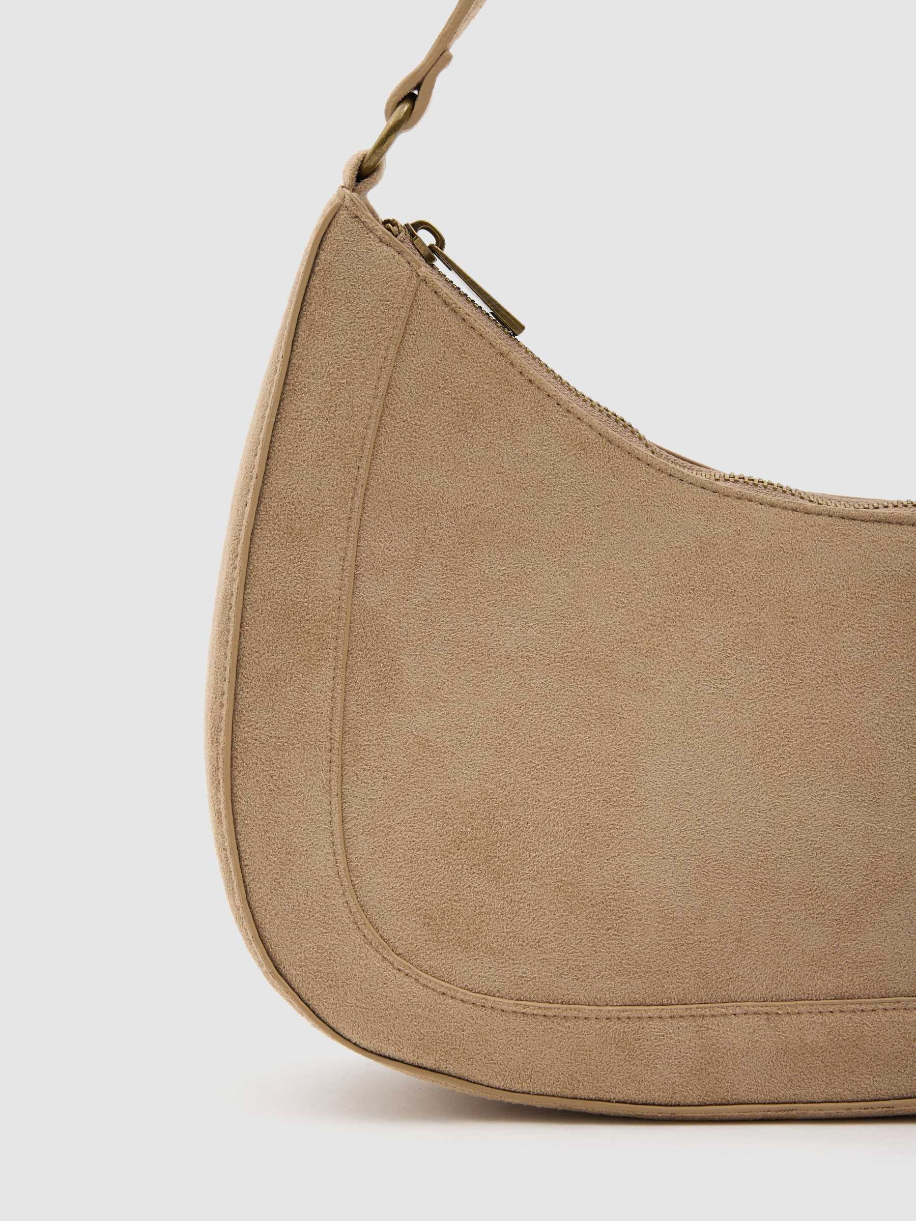 Bolso hombro asimétrico efecto piel taupe vista general frontal