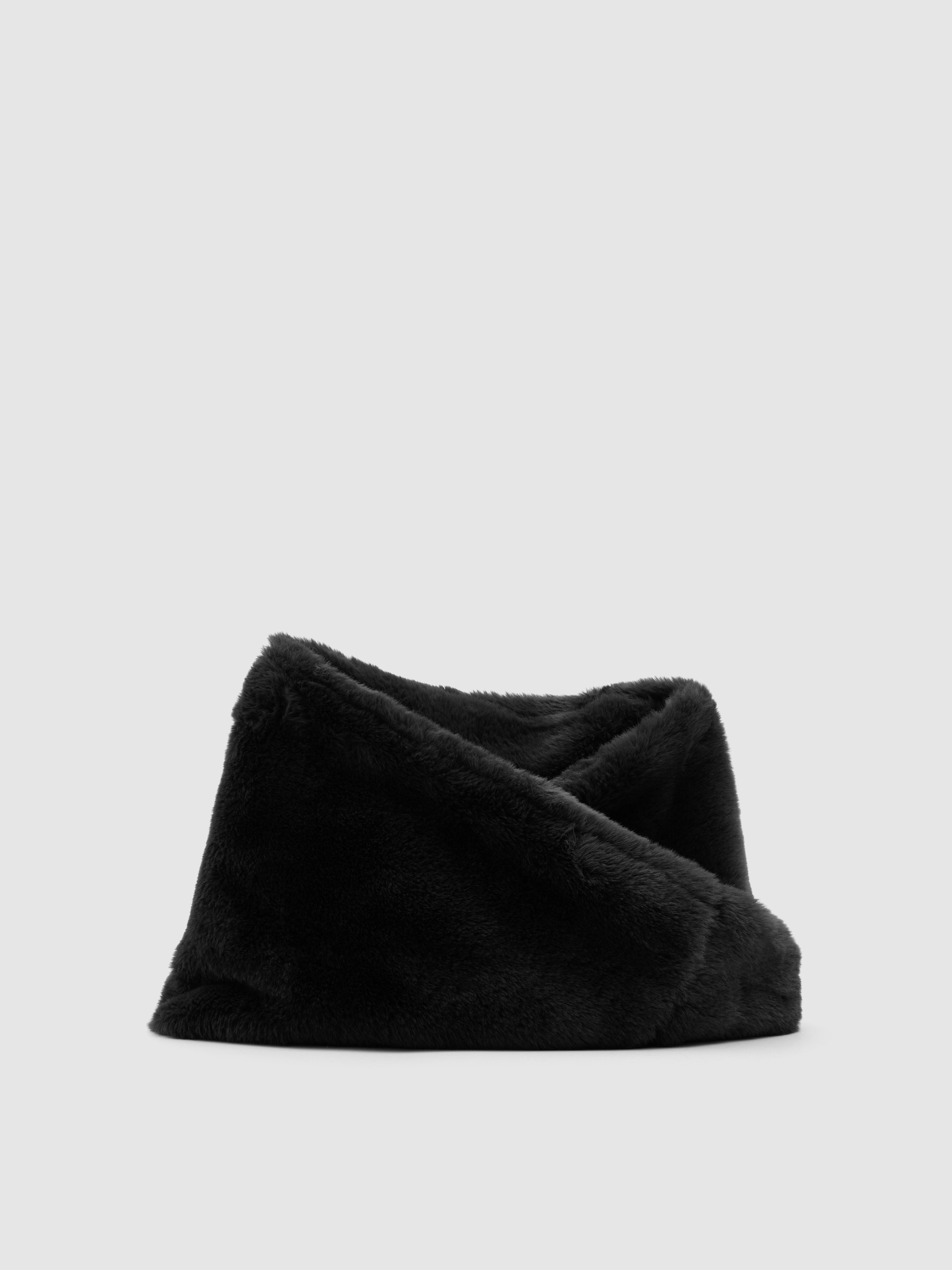 Bufanda cuello 25x42cm negro vista enrollada