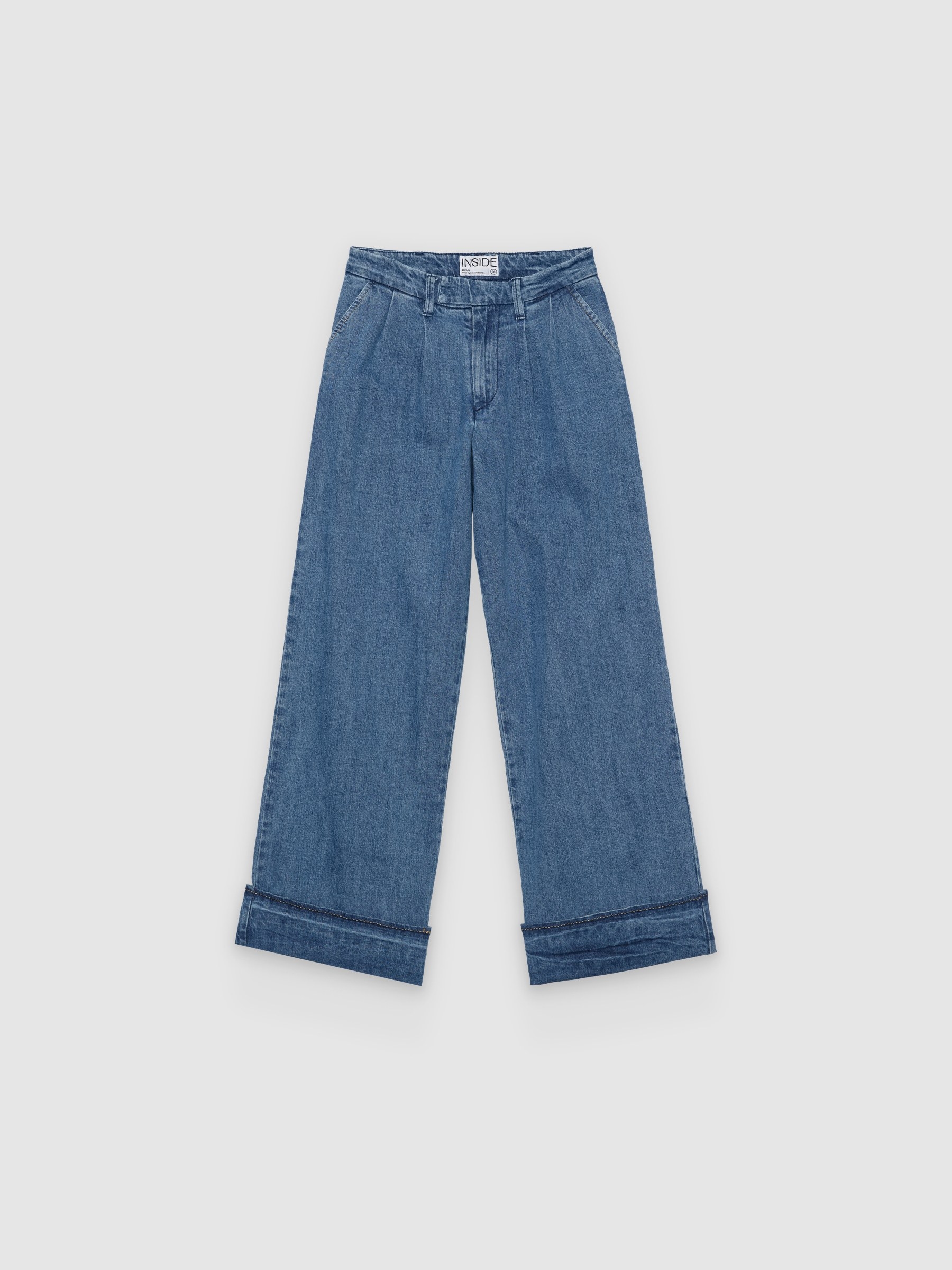 Jeans wide leg com pinças de cintura alta azul vista detalhe