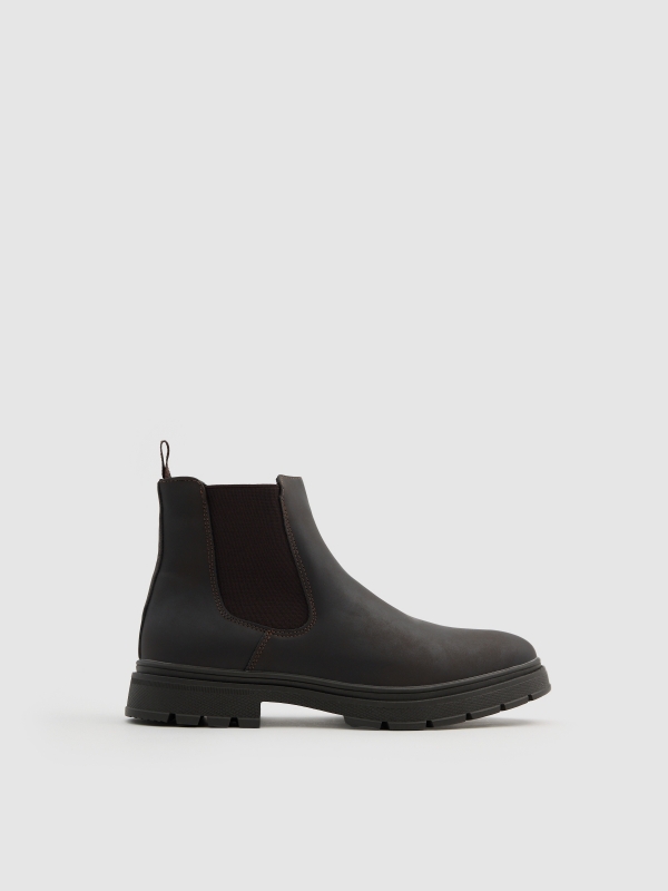 Chelsea boot with leather effect brown