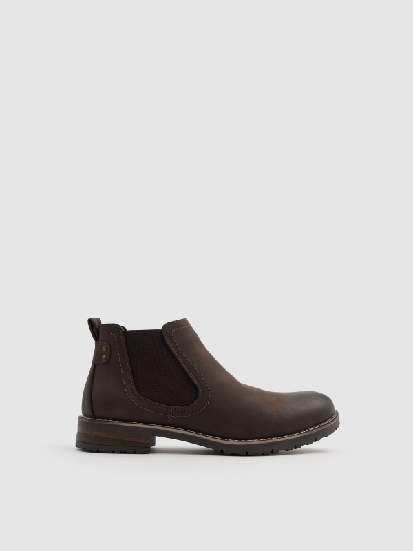 Chelsea boot with low leather effect brown