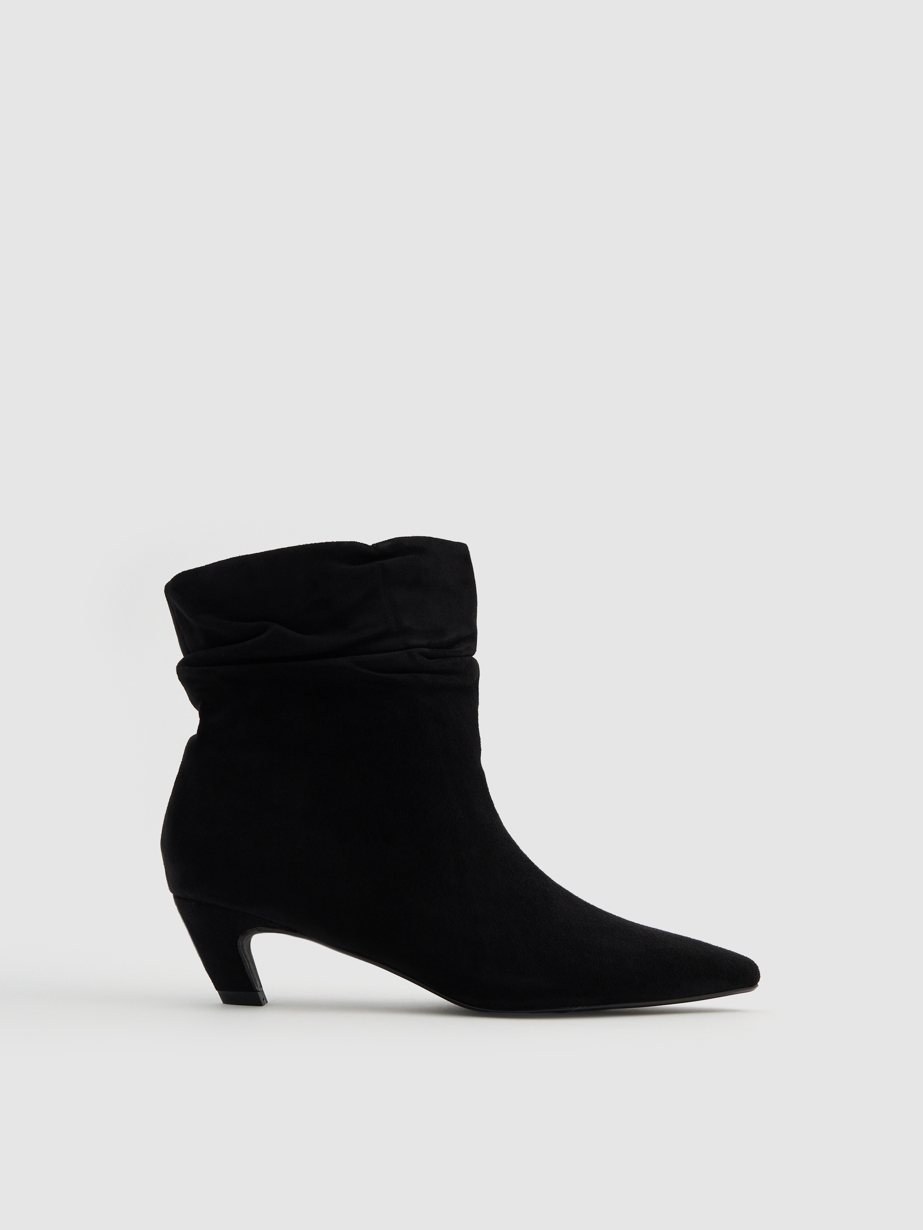Bootie with mid heel leather effect