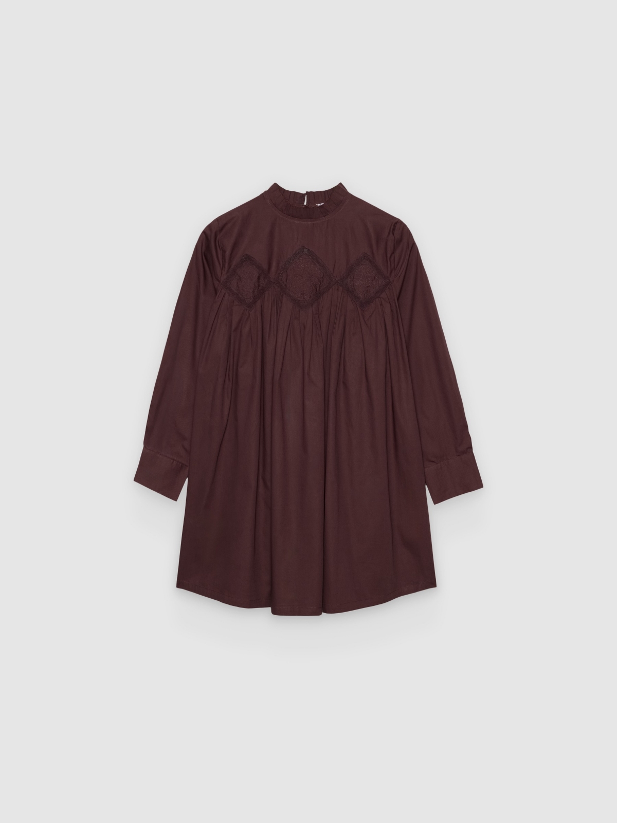 %Pto% Vestido mini bordado cuello berenjena vista frontal
