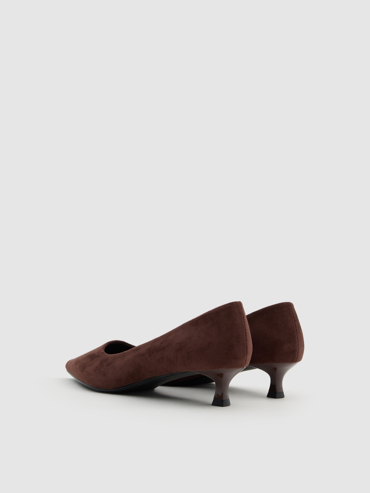 Kitten heel pointed toe pump brown 45º back view