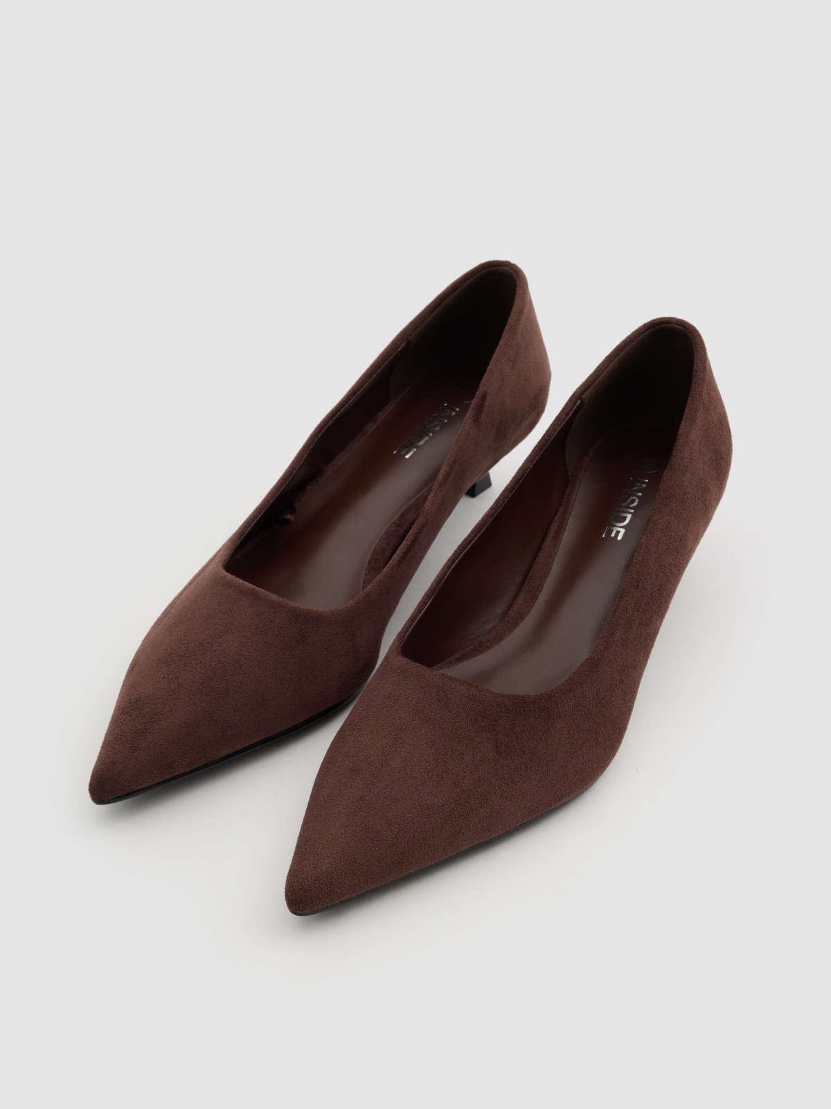 Kitten heel pointed toe pump brown detail view